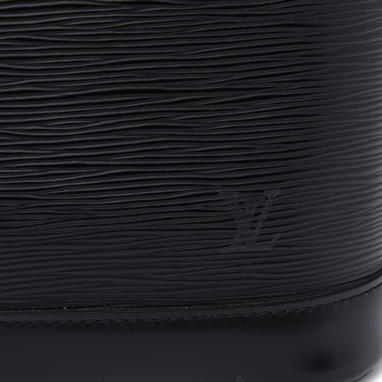 Louis Vuitton Epi Alma PM Black 17 of 28