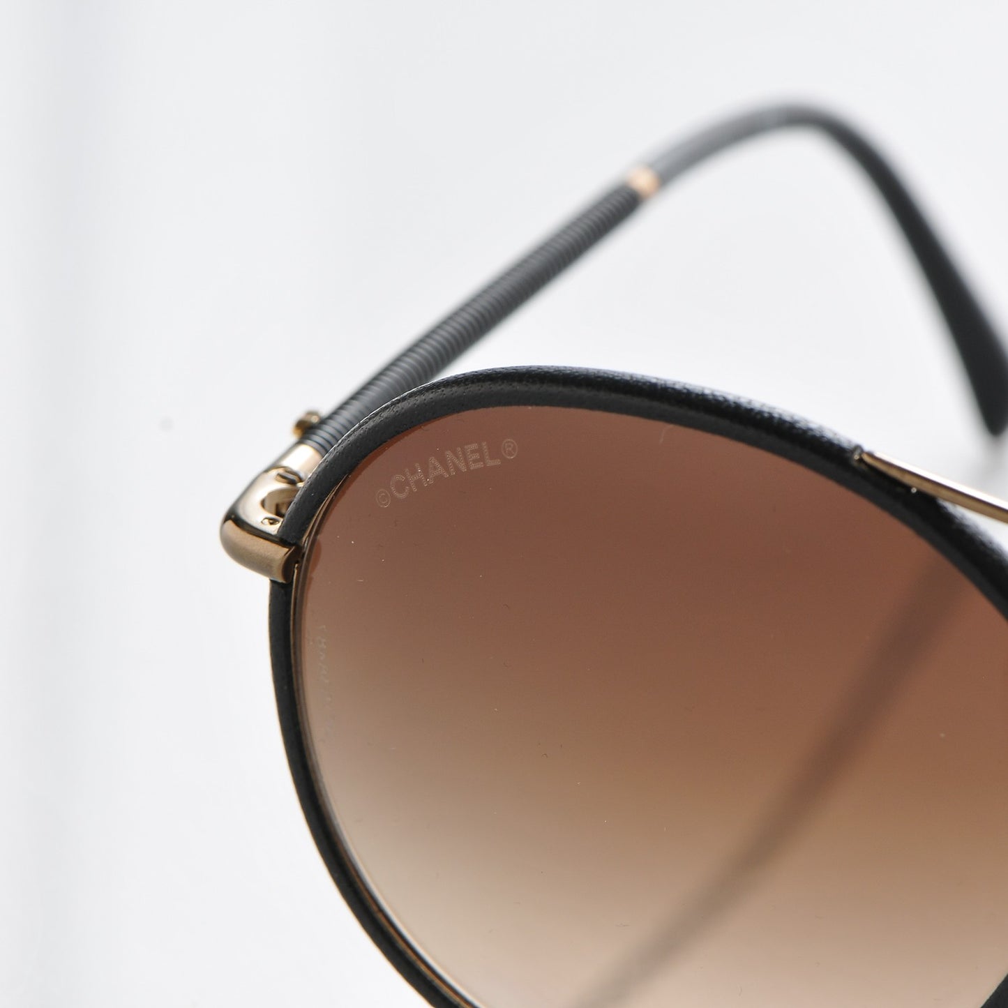 Round Pilot Sunglasses 4228-Q Black
