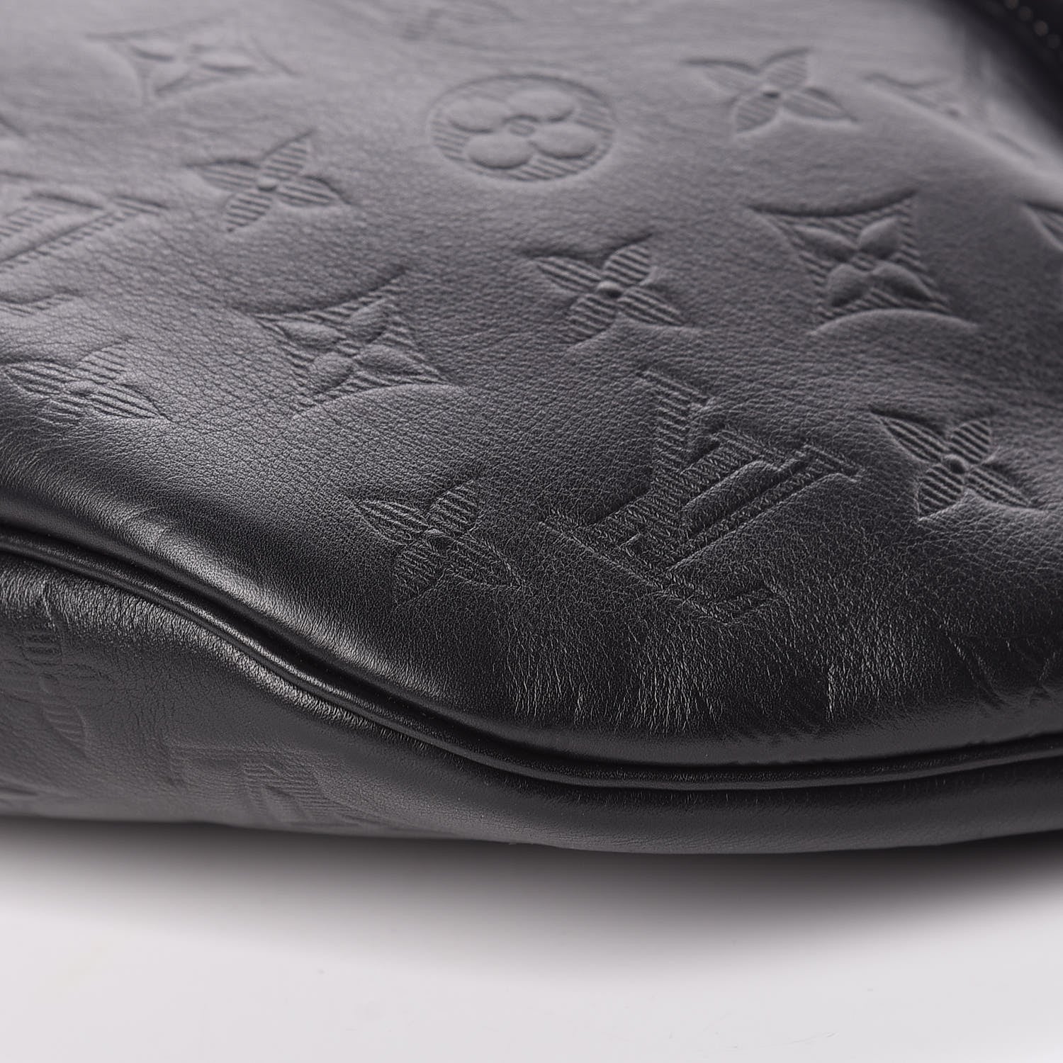 Louis Vuitton Calfskin Monogram Shadow Discovery Bumbag Black 11 of 12