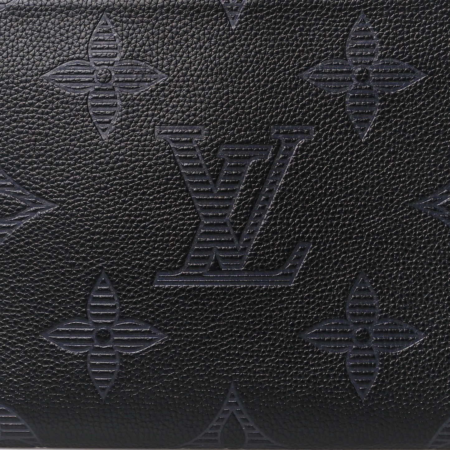 Taurillon Monogram Shadow Pochette Jour GM