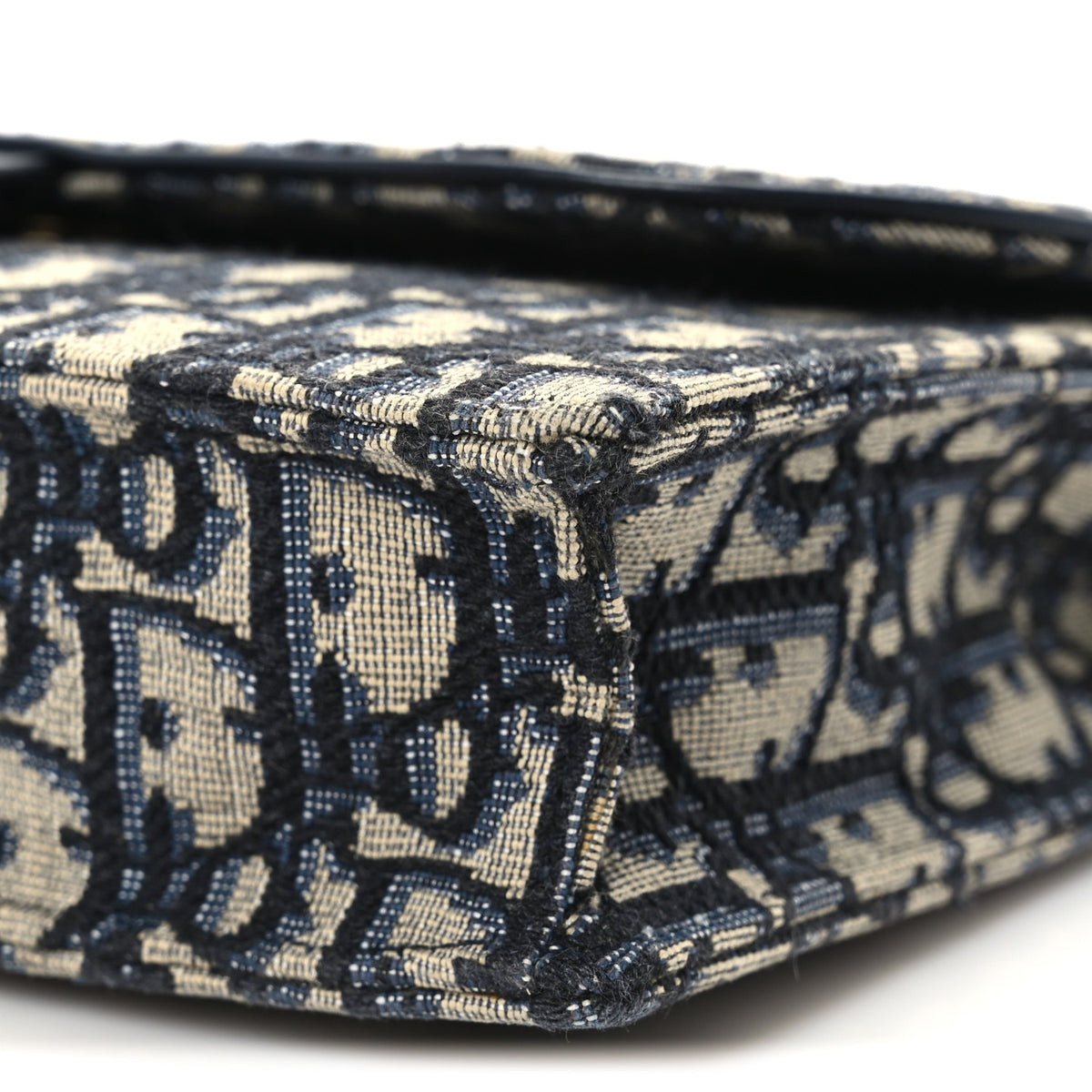 Oblique Saddle Chain Pouch Blue