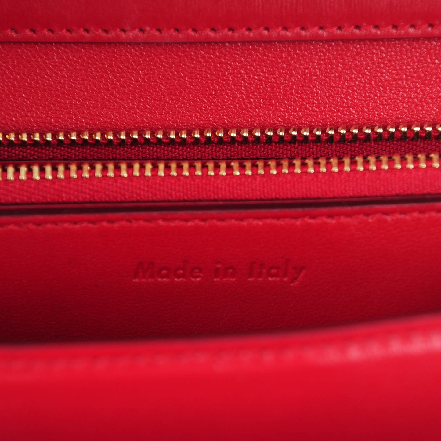 Smooth Calfskin Medium Classic Box Flap Bag Red