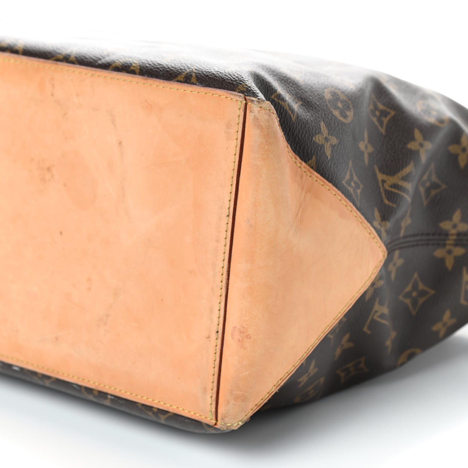 Louis Vuitton Monogram Cabas Mezzo 8 of 9