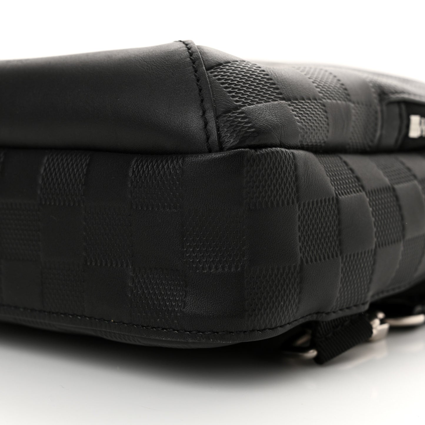 Damier Infini Avenue Sling Bag Onyx
