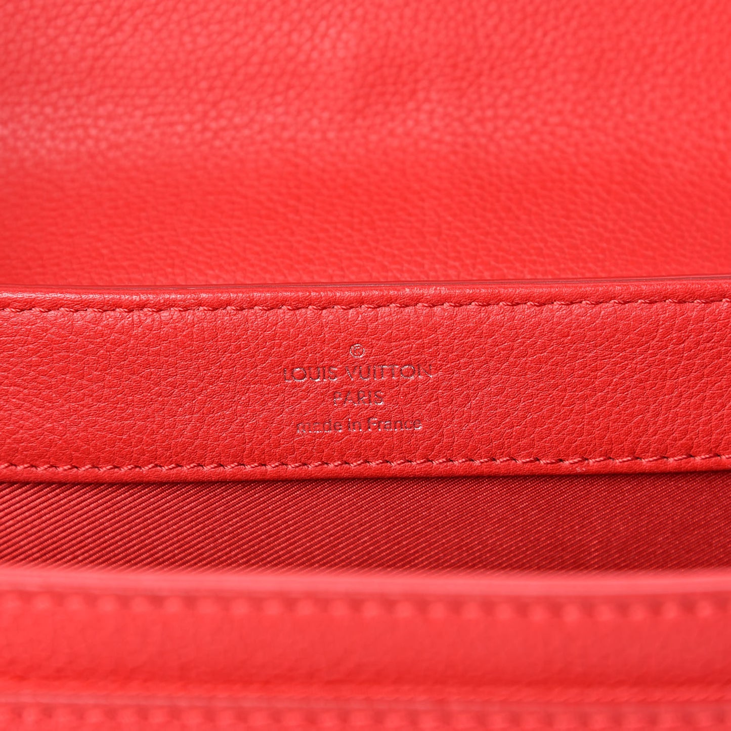 Calfskin Lockme II Chain Bag BB Rubis