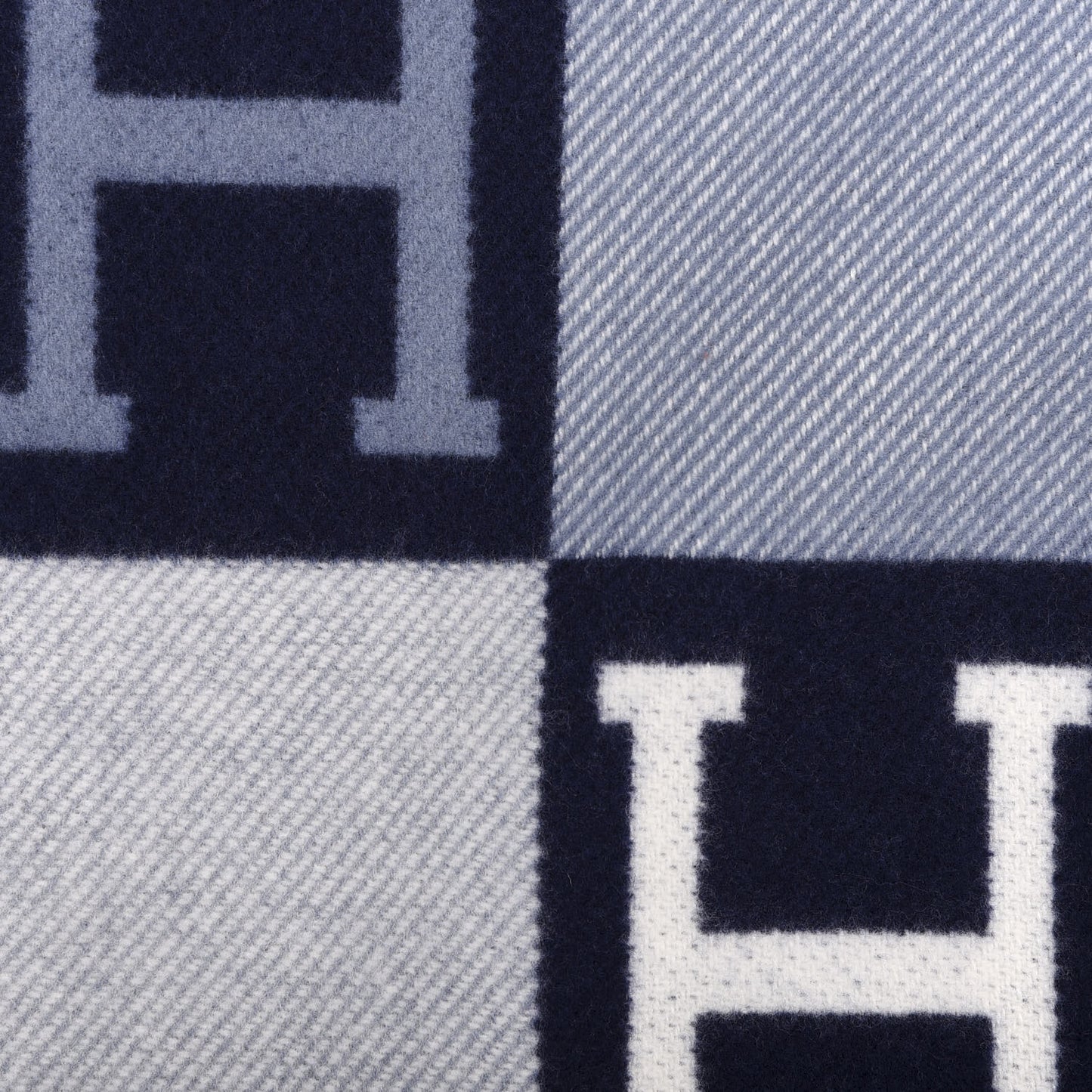 Wool Cashmere Avalon III Blanket Caban Ecru