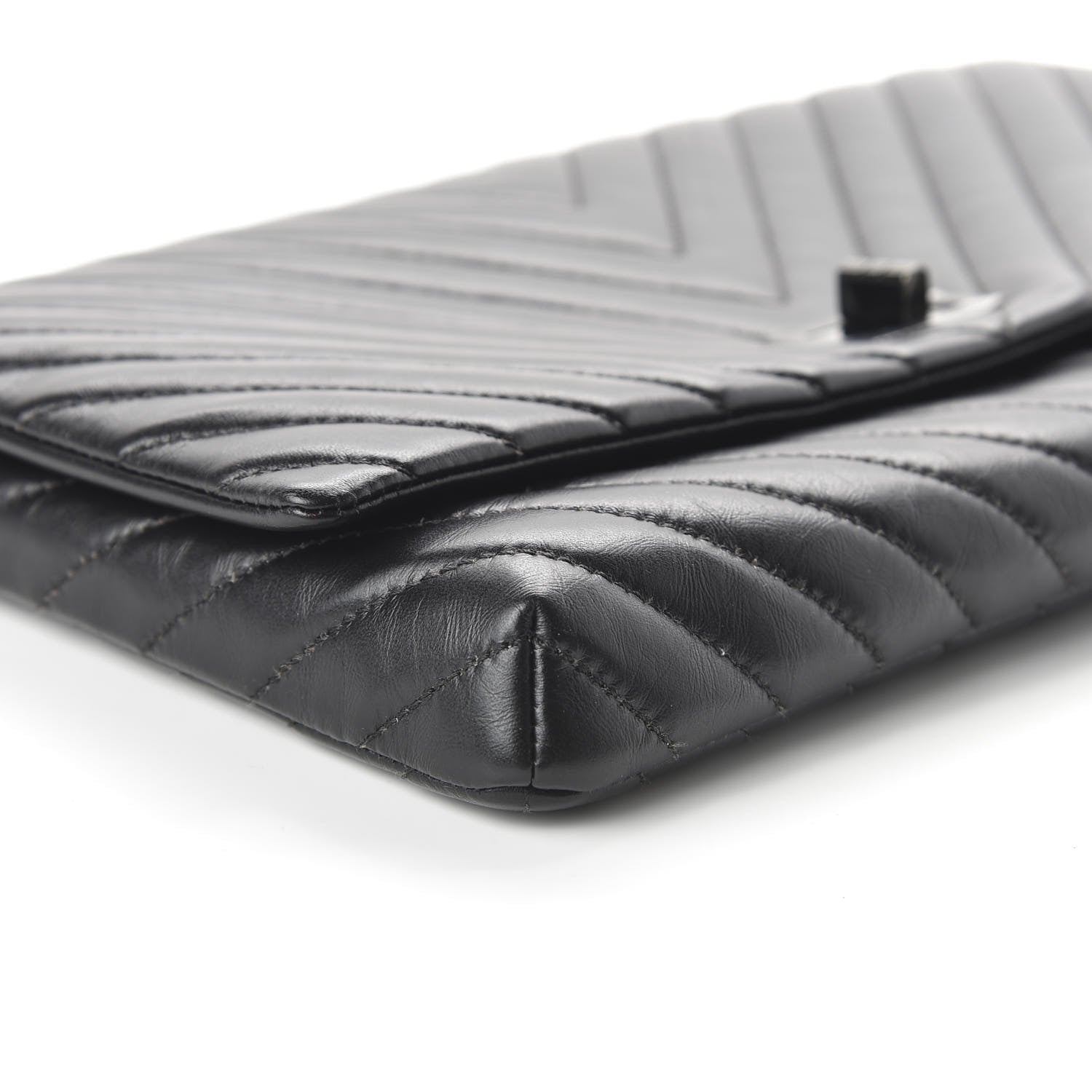 Chanel Aged Calfskin Chevron Quilted Reissue 2.55 Clutch So Black 6 of 11