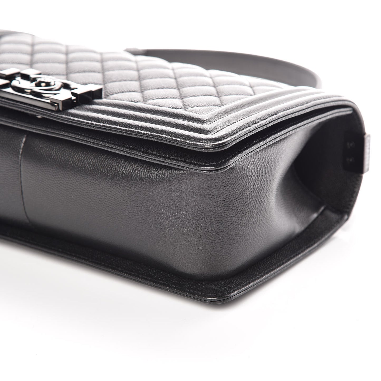 Caviar Quilted Medium Boy Flap So Black
