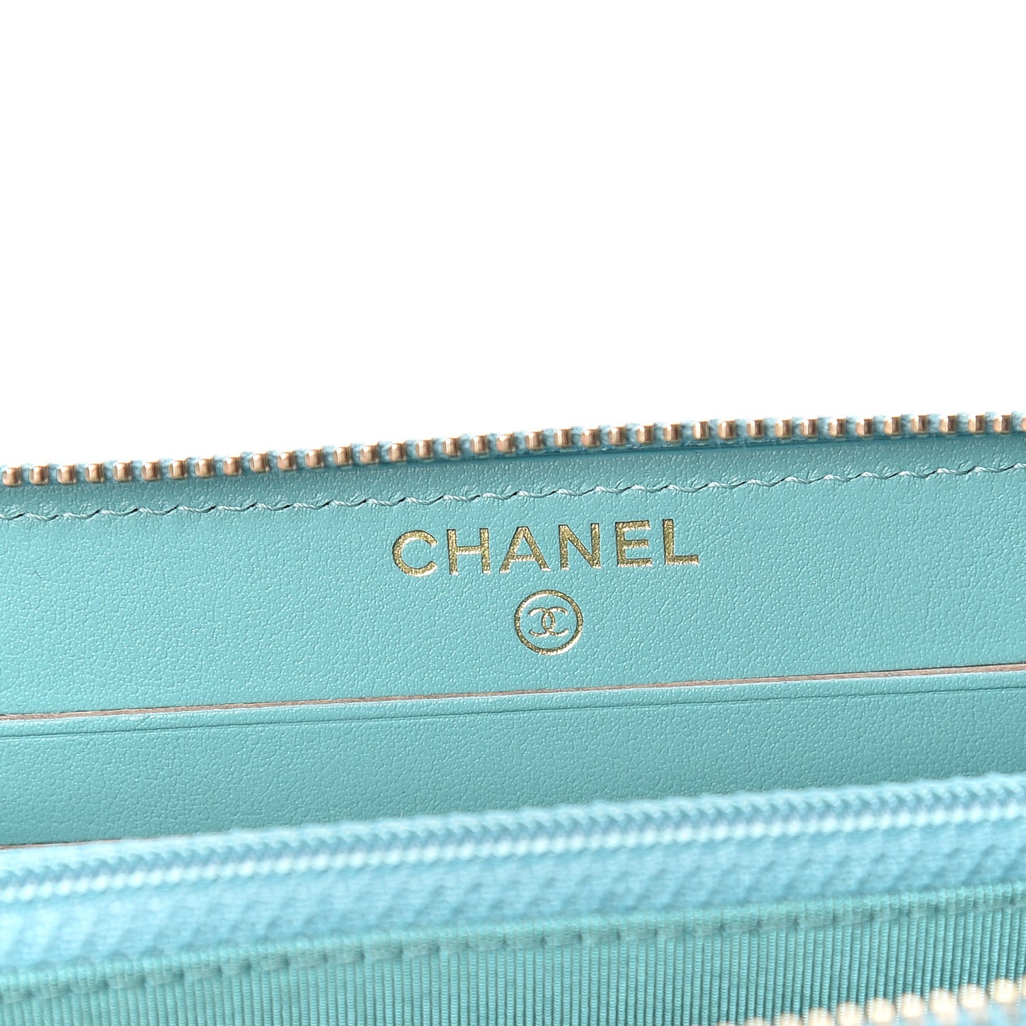 Caviar Chevron Quilted Small Zip Around Wallet Green