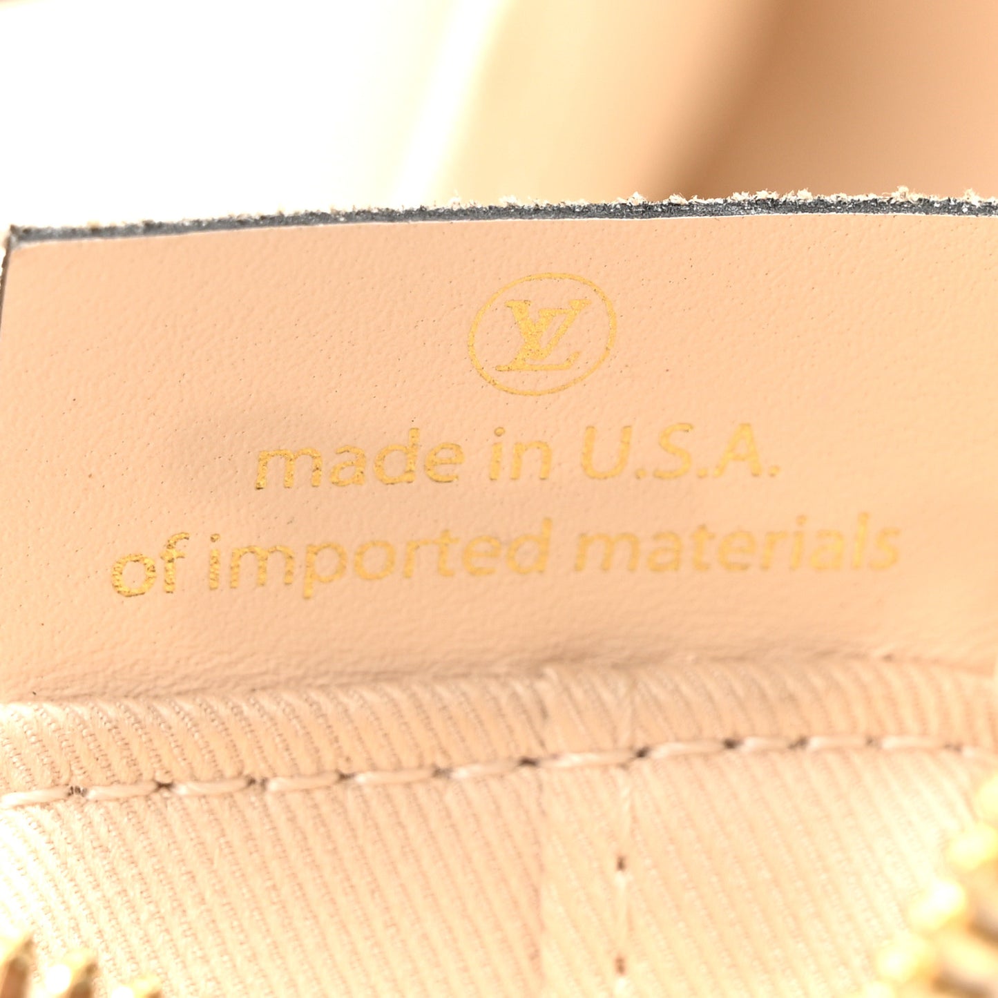Monogram Saintonge Creme