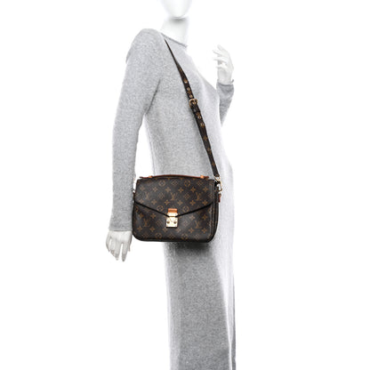 Louis Vuitton Monogram Pochette Metis 2 of 18