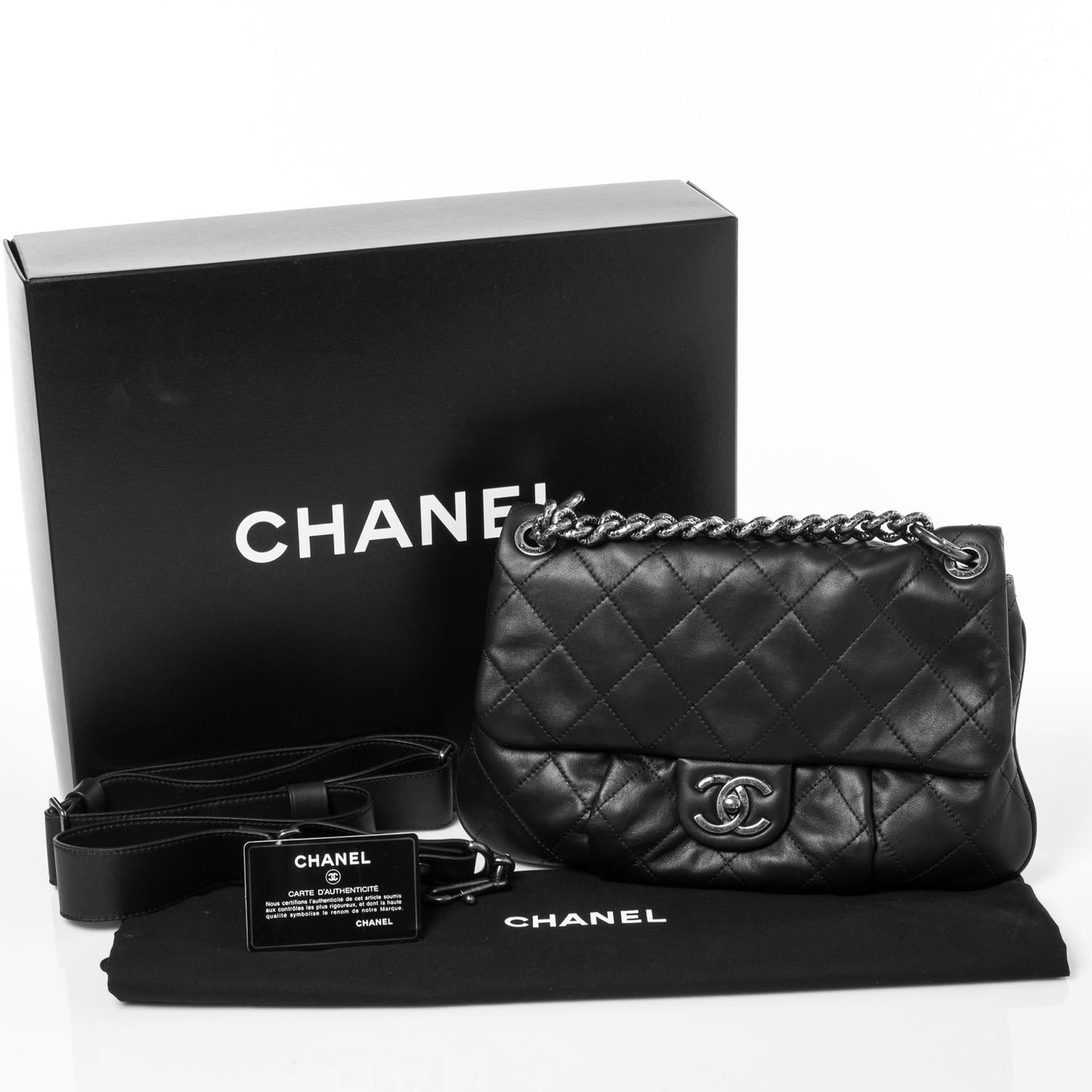 Calfskin Coco Pleats Messenger Flap Black