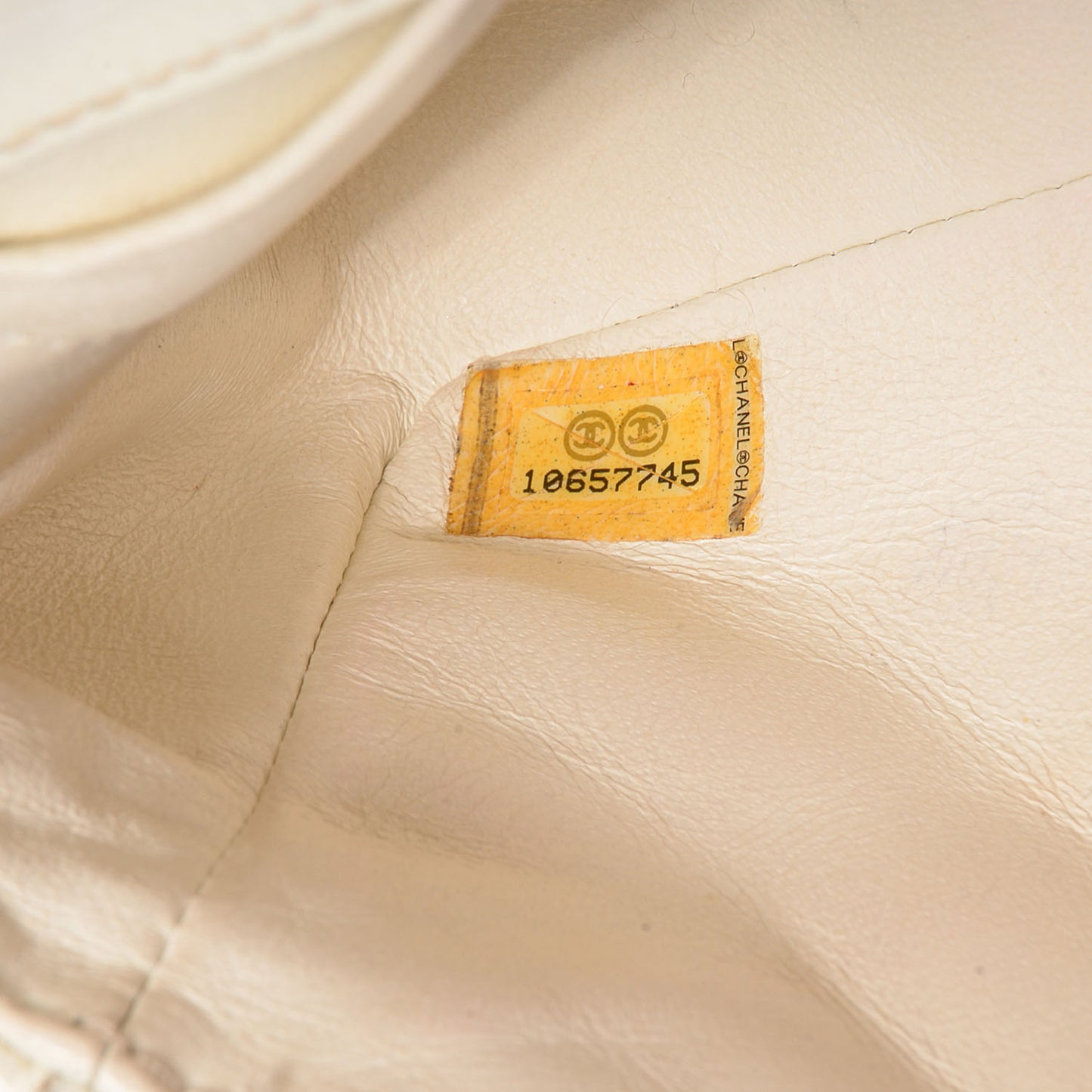 Caviar Quilted East West Flap White