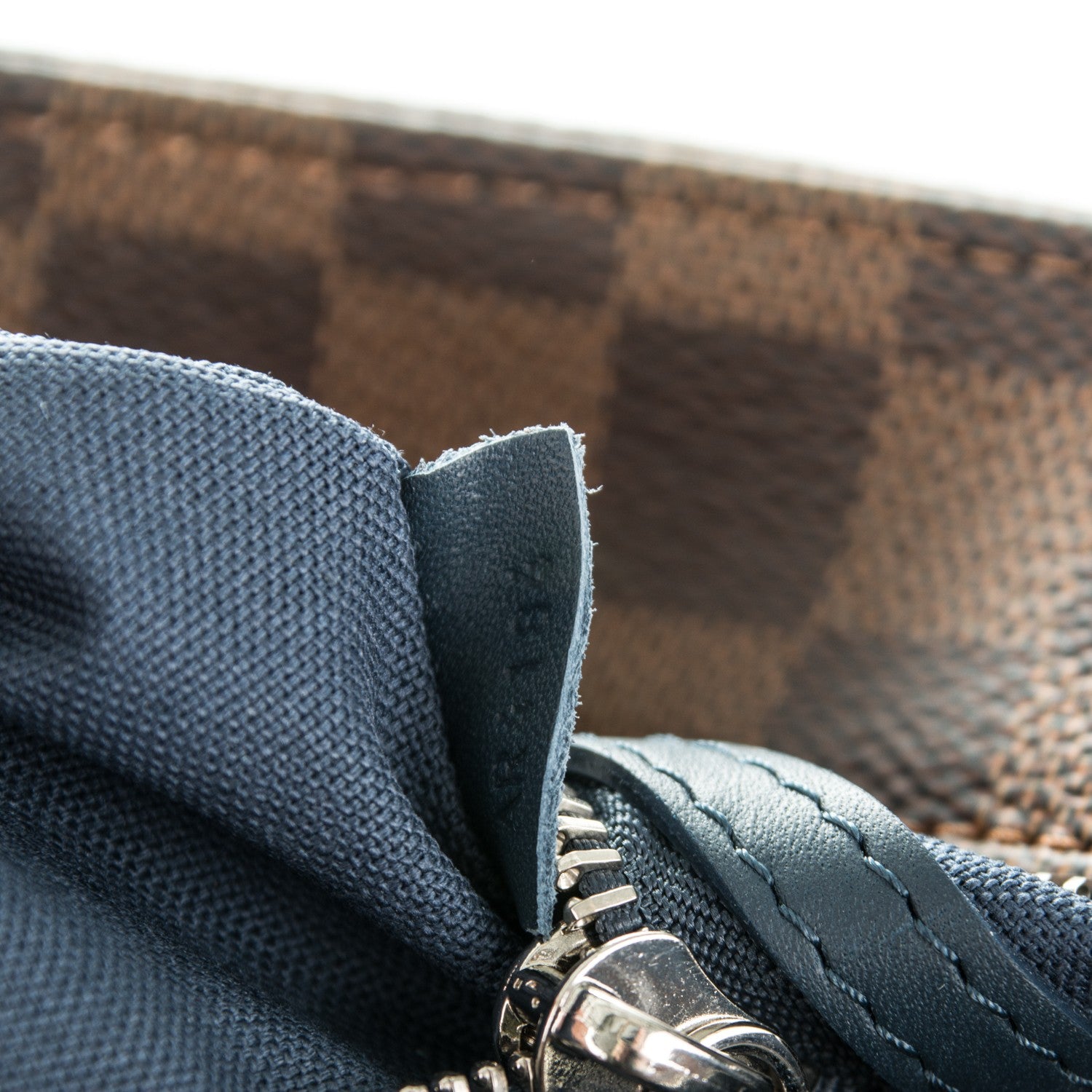 Louis Vuitton Damier Ebene Herald 7 of 7