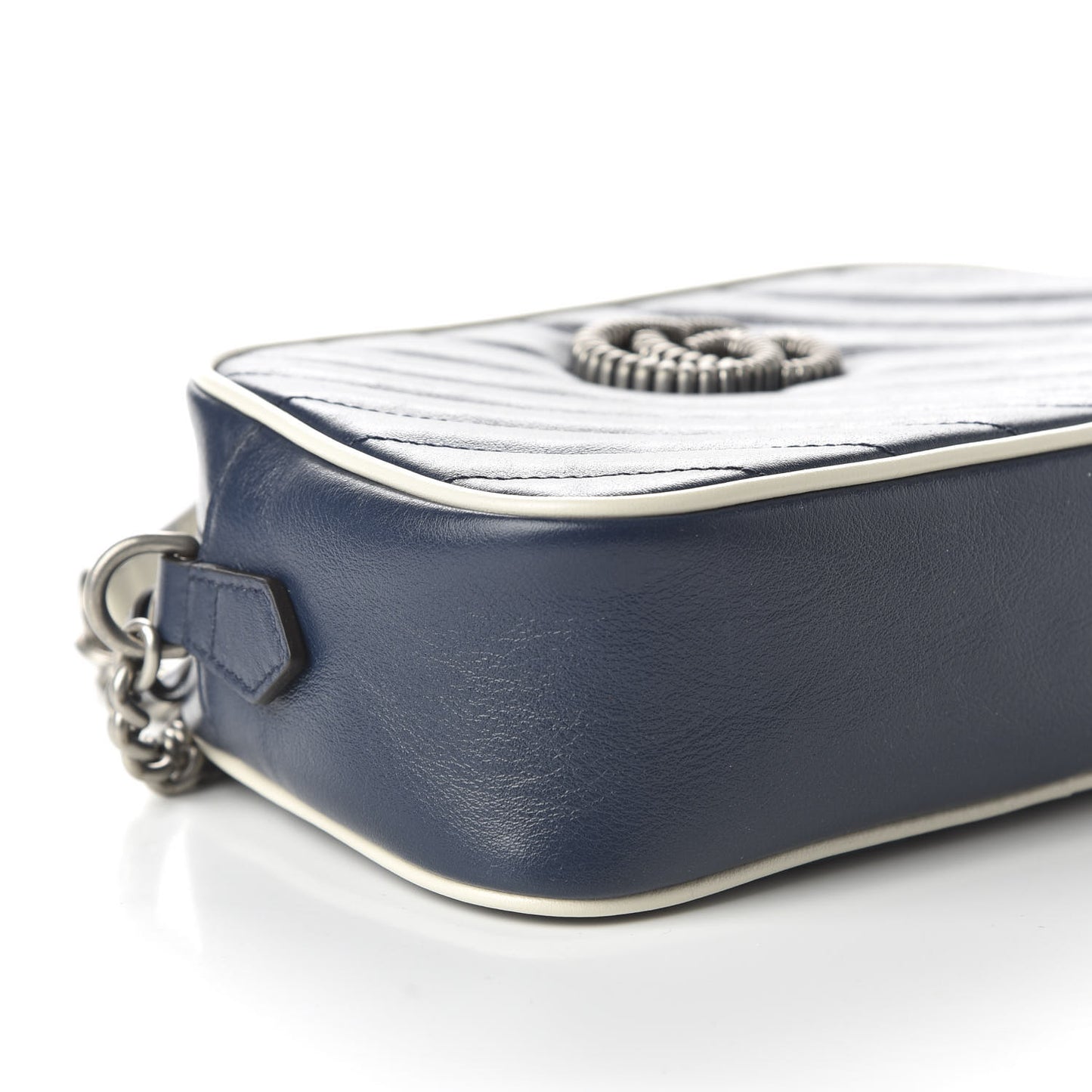 Vintage Effect Calfskin Matelasse Diagonal Small Torchon GG Marmont Chain Shoulder Bag Blue Agata Mystic White