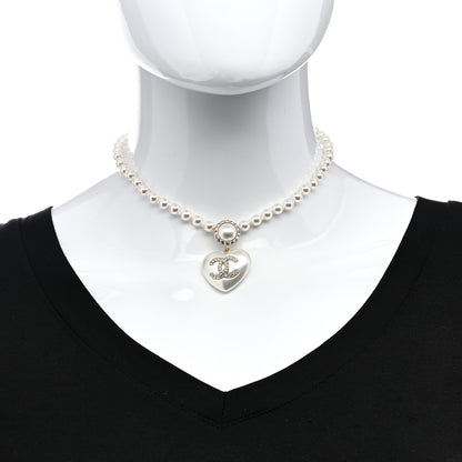 Chanel Pearl Crystal CC Heart Short Necklace Pearly White Gold 2 of 5