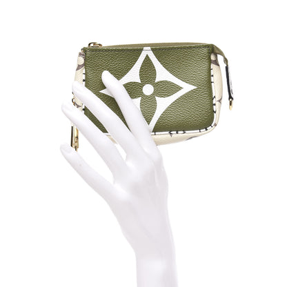 Louis Vuitton Monogram Giant Micro Pochette Accessories Kaki White 2 of 8