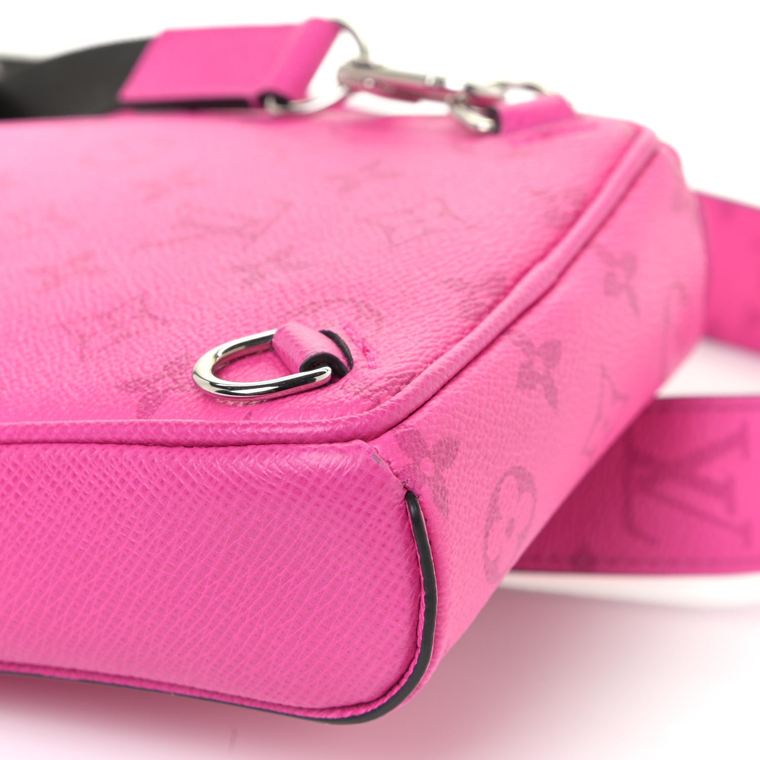 Louis Vuitton Taigarama Outdoor Slingbag Fuchsia 12 of 12