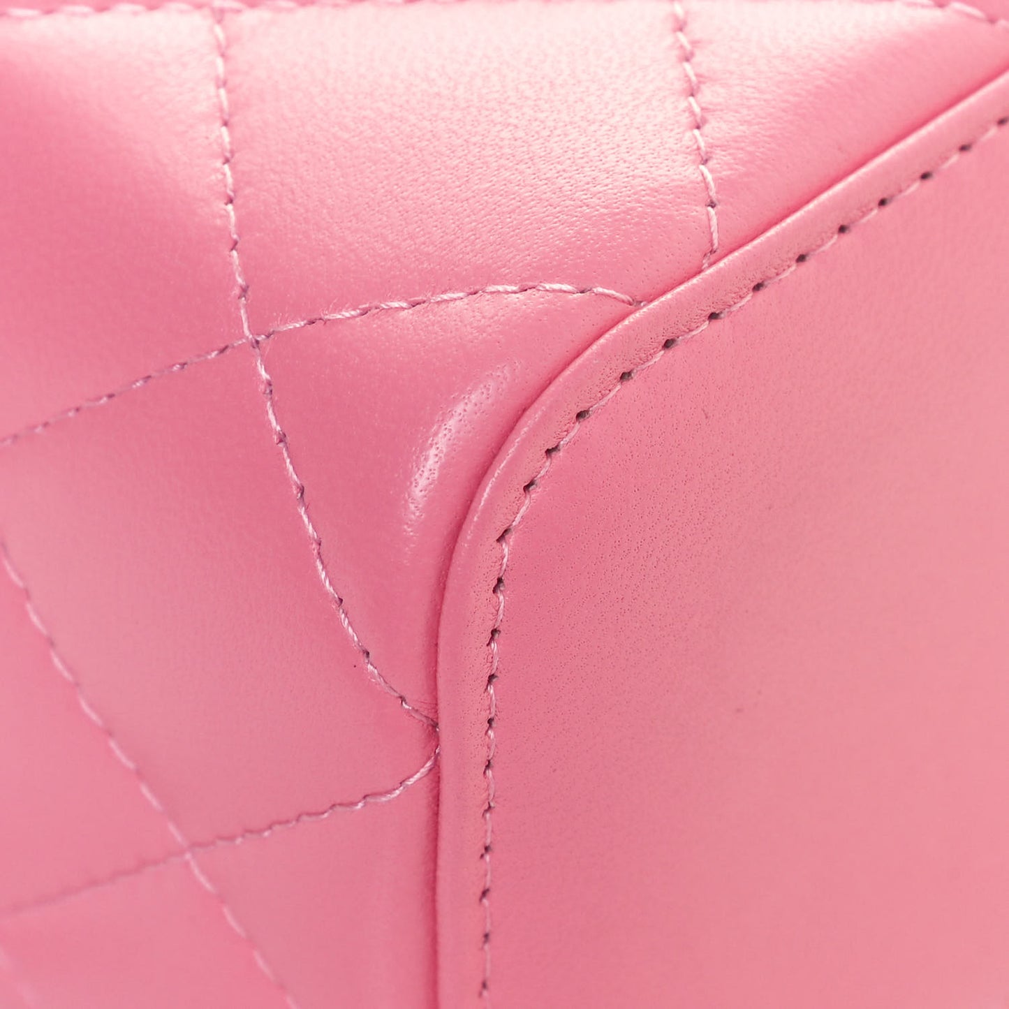 Lambskin Quilted Trendy Mini Vanity Case With Chain Pale Pink