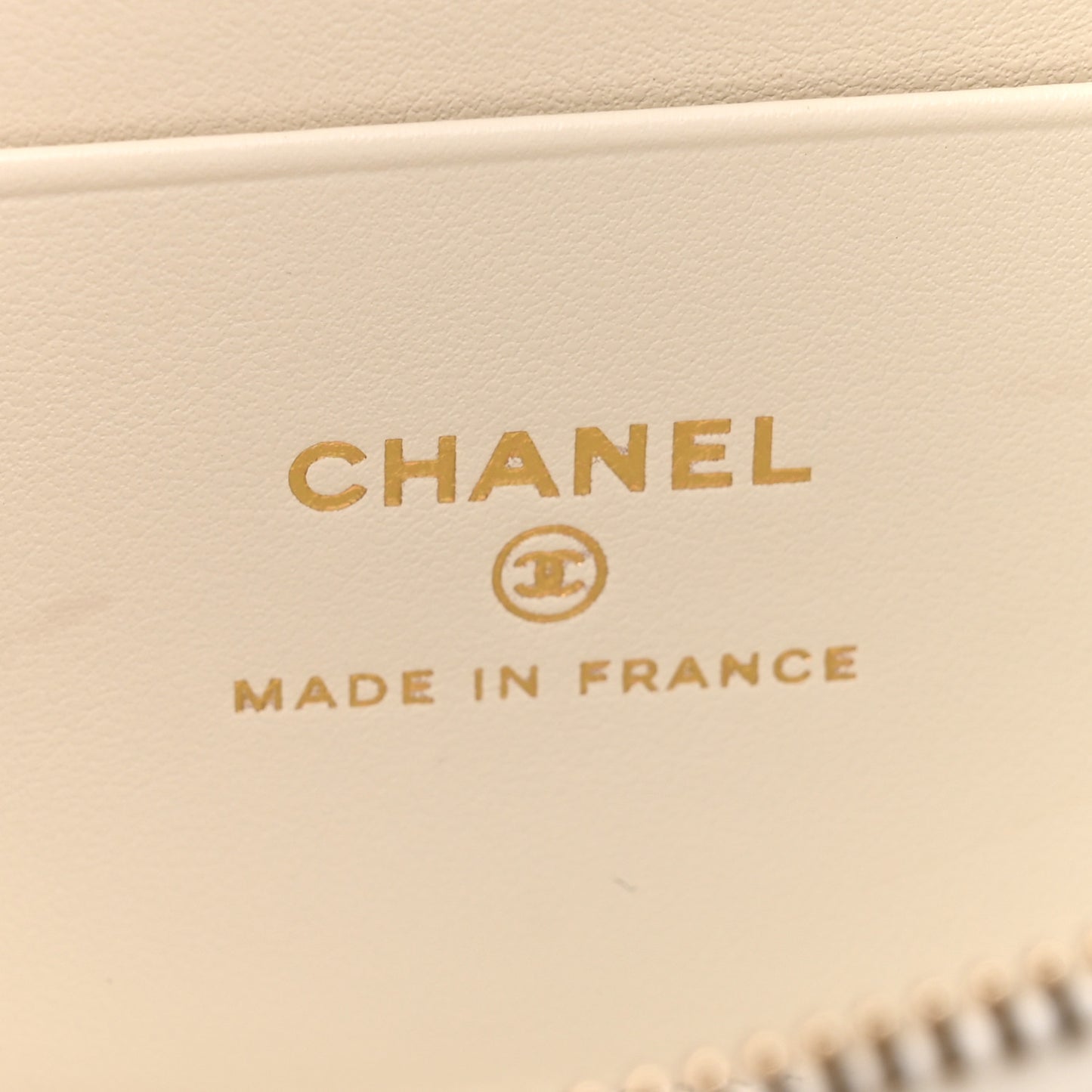 Caviar Quilted Top Handle Slim Vanity With Chain White