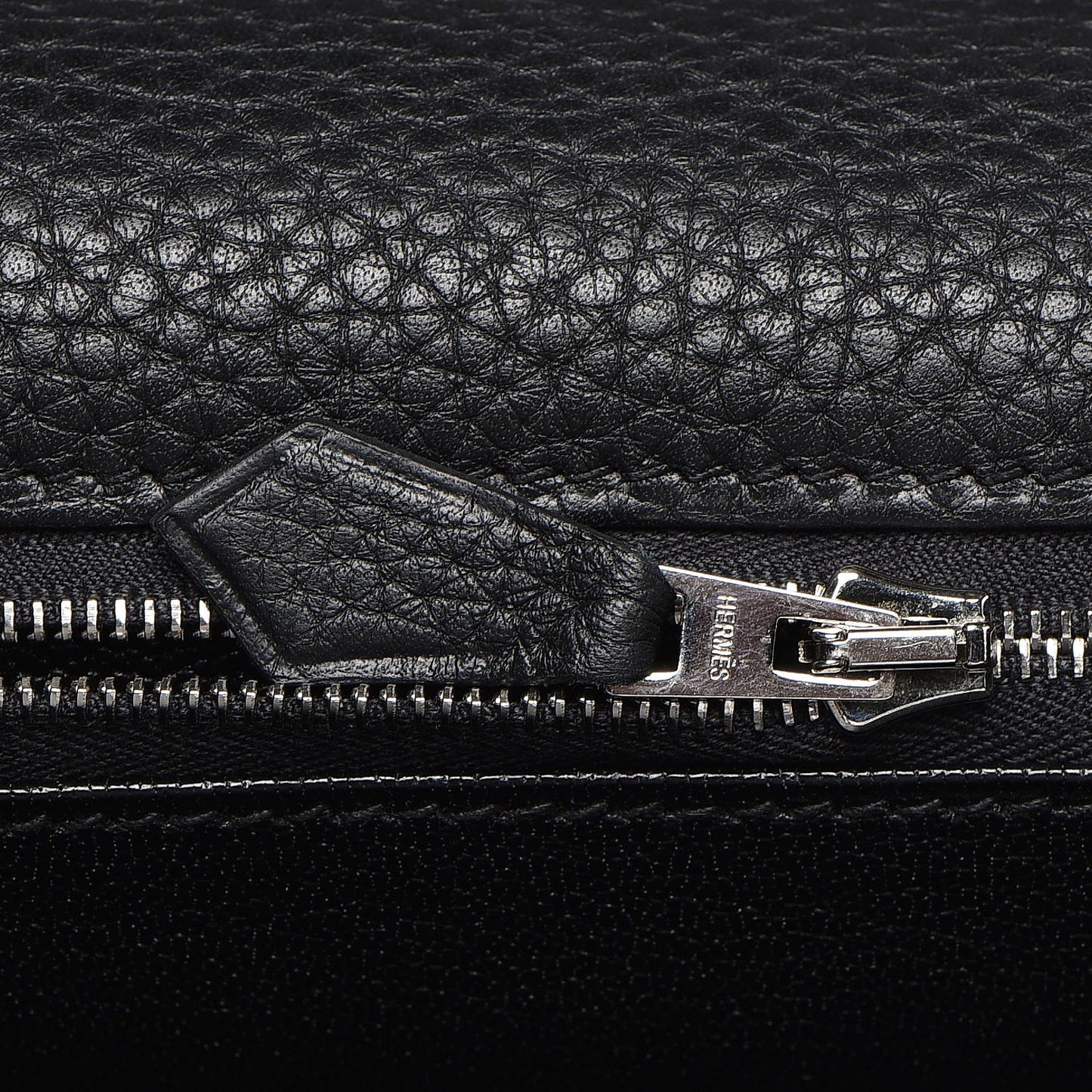 Taurillon Clemence Shoulder Kelly 40 Black