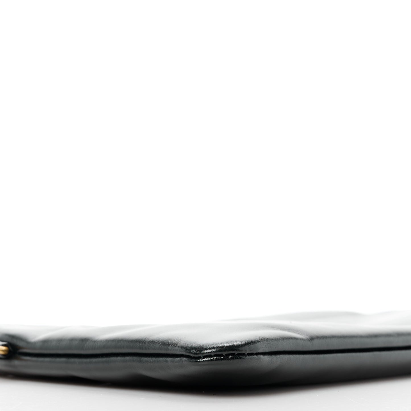 Shiny Calfskin 22 Removable Pouch Black