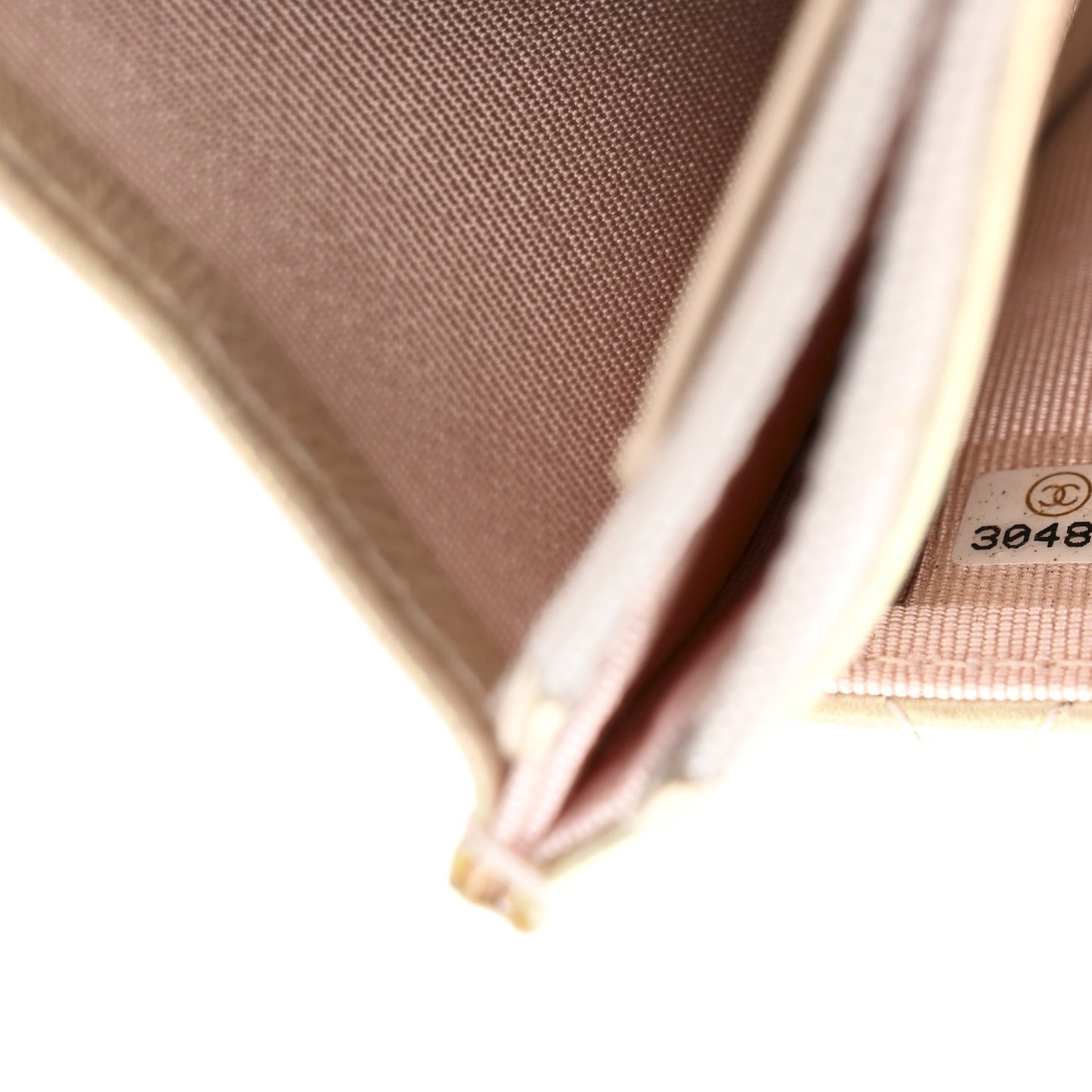Iridescent Lambskin Quilted Wallet On Chain WOC Ivory