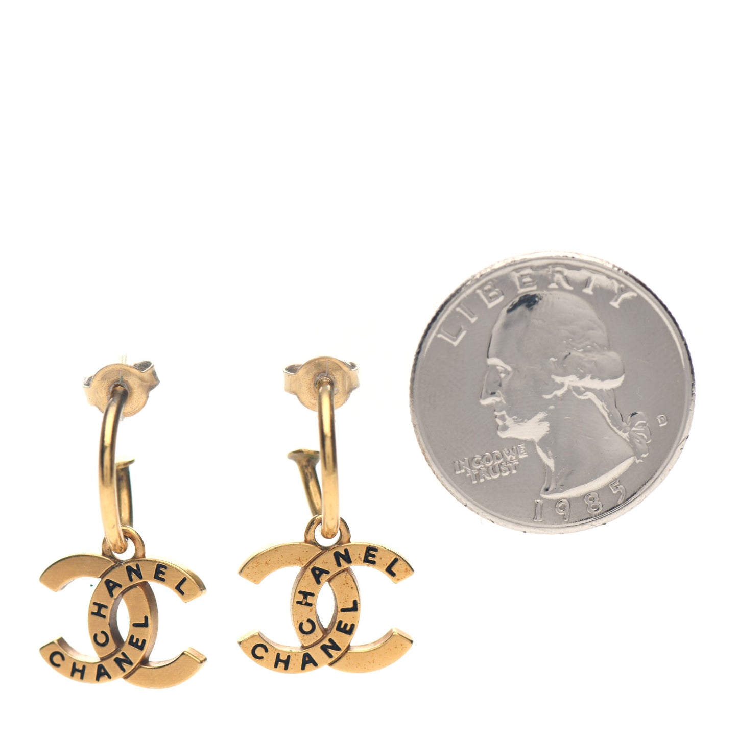 Metal CC Drop Earrings Gold