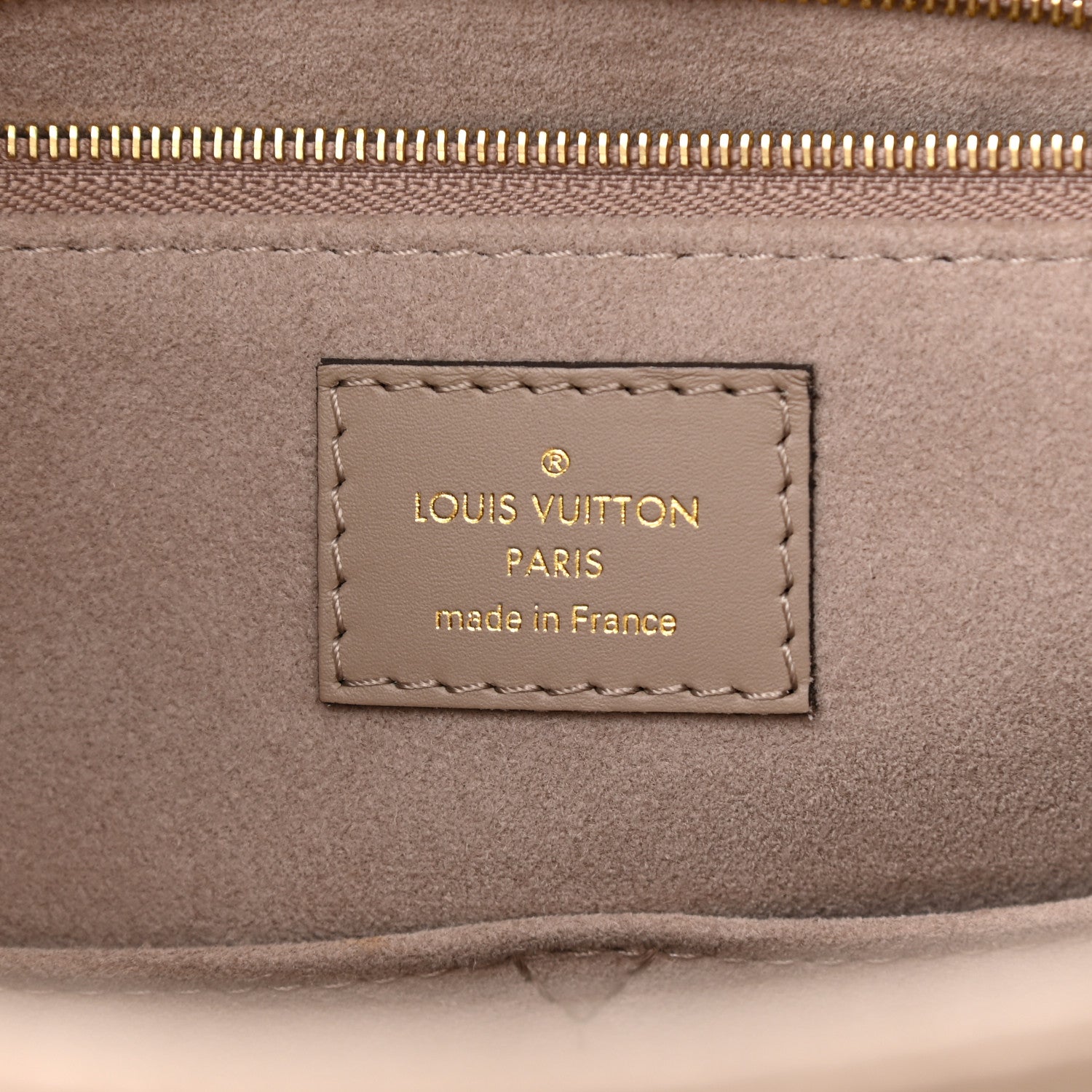 Louis Vuitton Empreinte Monogram Giant Onthego MM Tourterelle 6 of 11