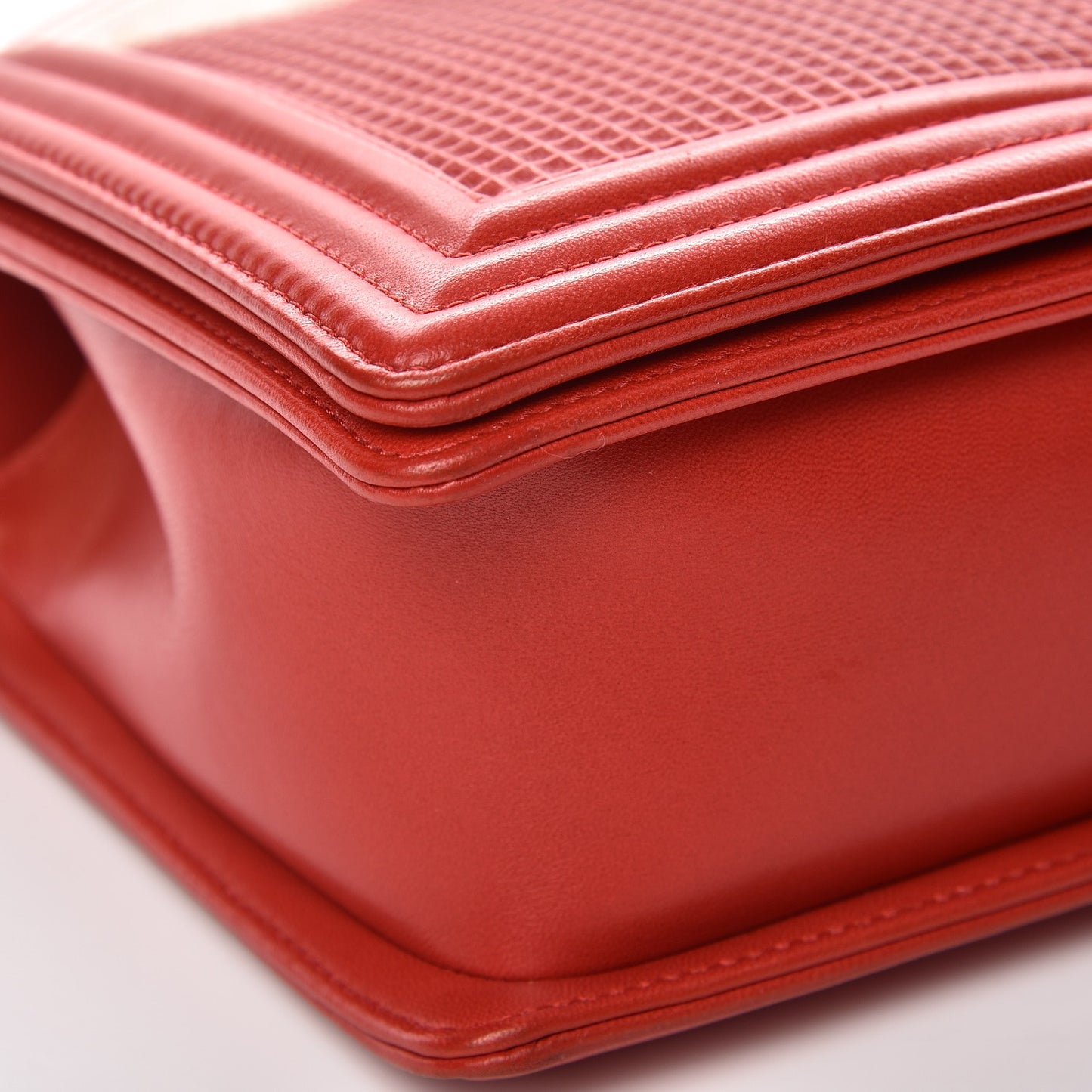 Lambskin Embossed New Medium Boy Cube Flap Red