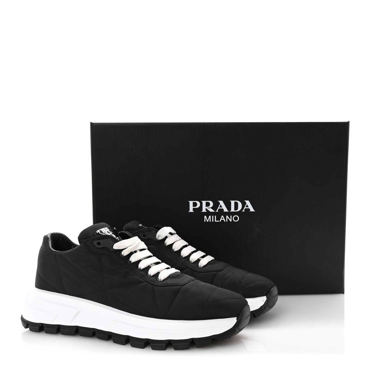 Re-Nylon Piuma Metal Triangle Logo Quilted 45mm Sneakers 40 Black