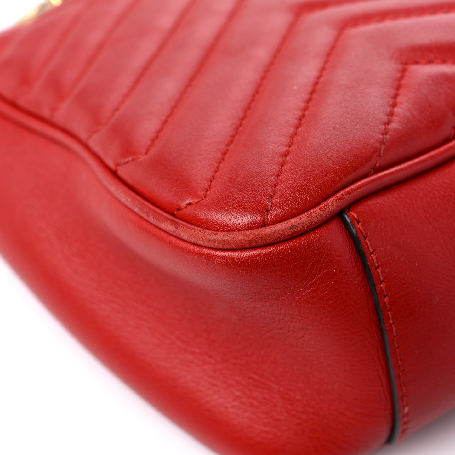 Calfskin Matelasse Small GG Marmont Shoulder Bag Hibiscus Red