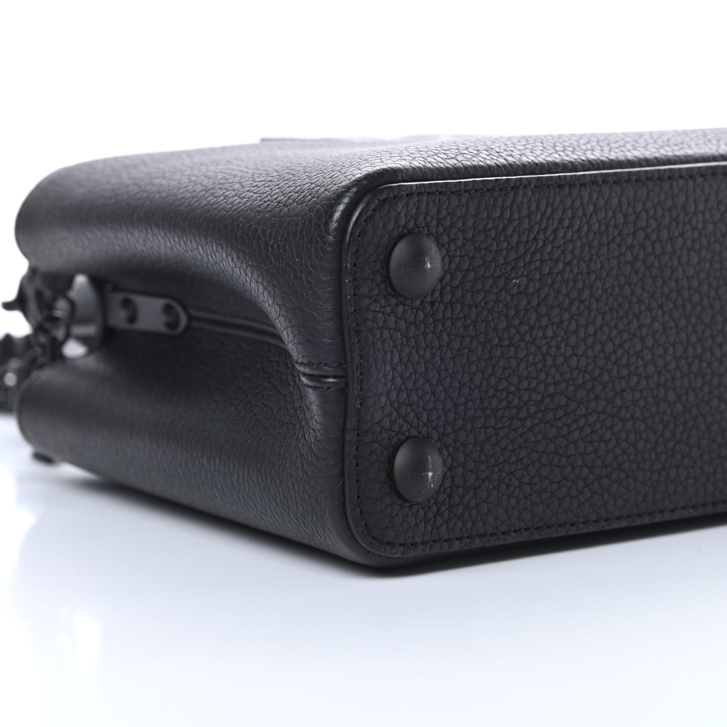 Taurillon Capucines BB Matte Black