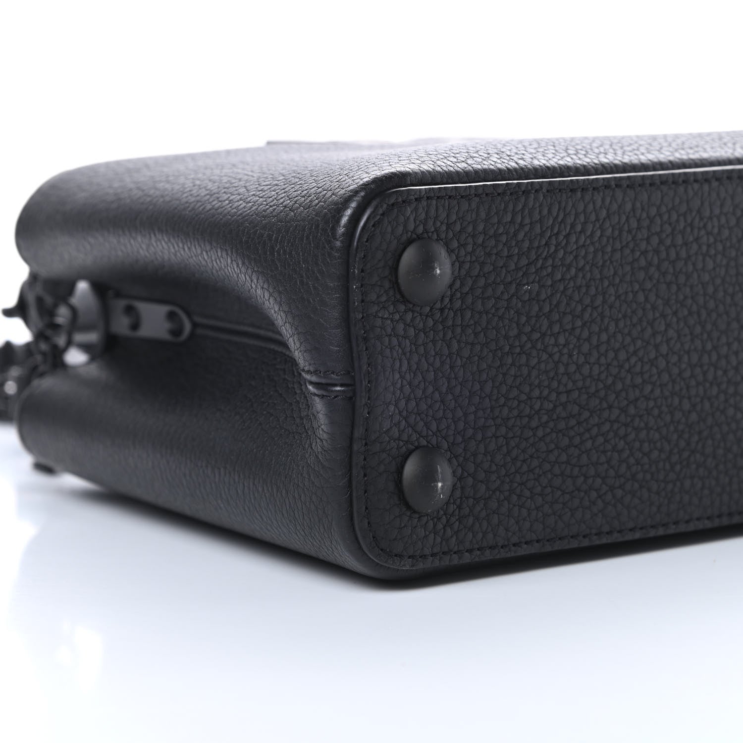 Louis Vuitton Taurillon Capucines BB Matte Black 9 of 14