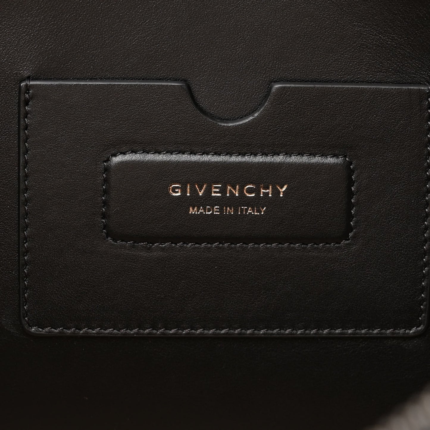Smooth Calfskin Medium Soft Antigona Black