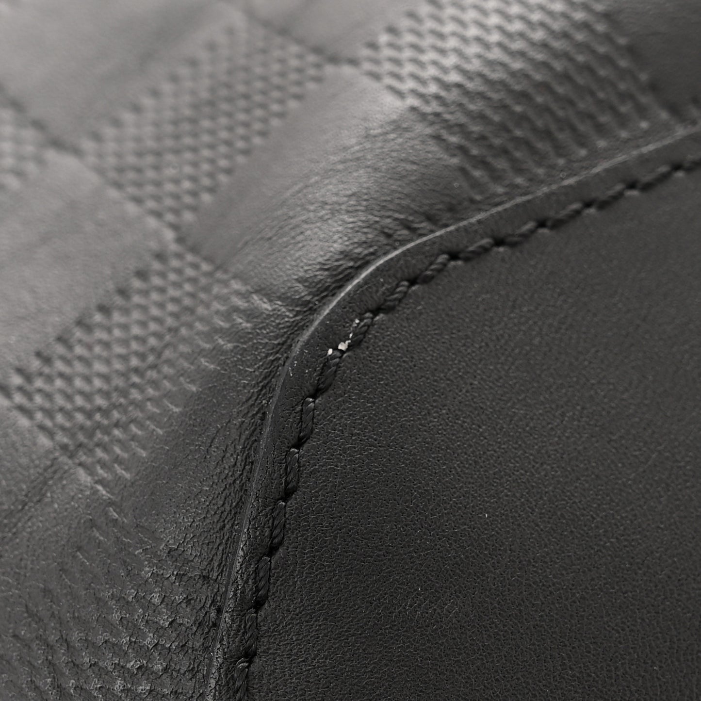 Damier Infini Avenue Sling Bag Onyx