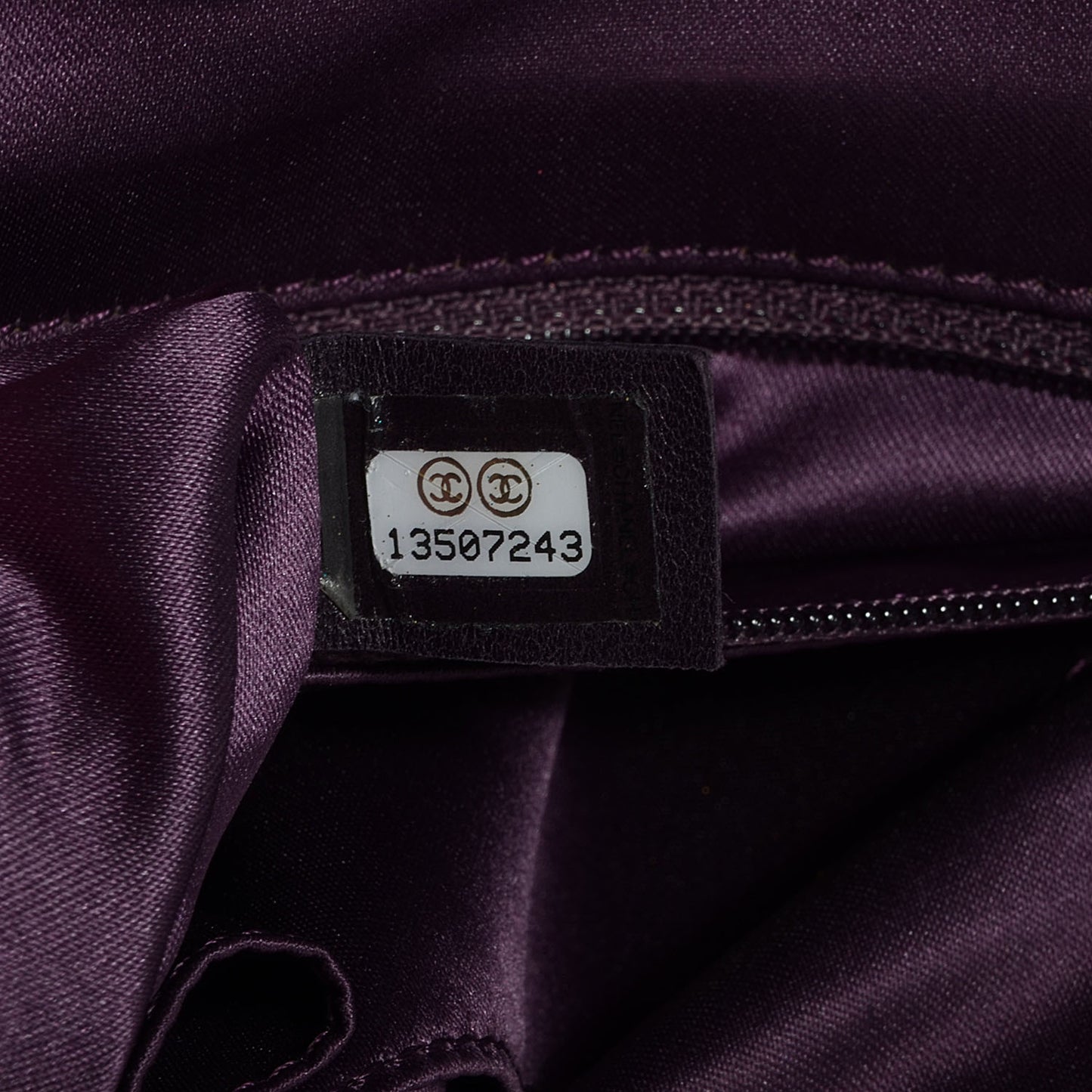 Glazed Calfskin On The Road XL Flap Dark Purple