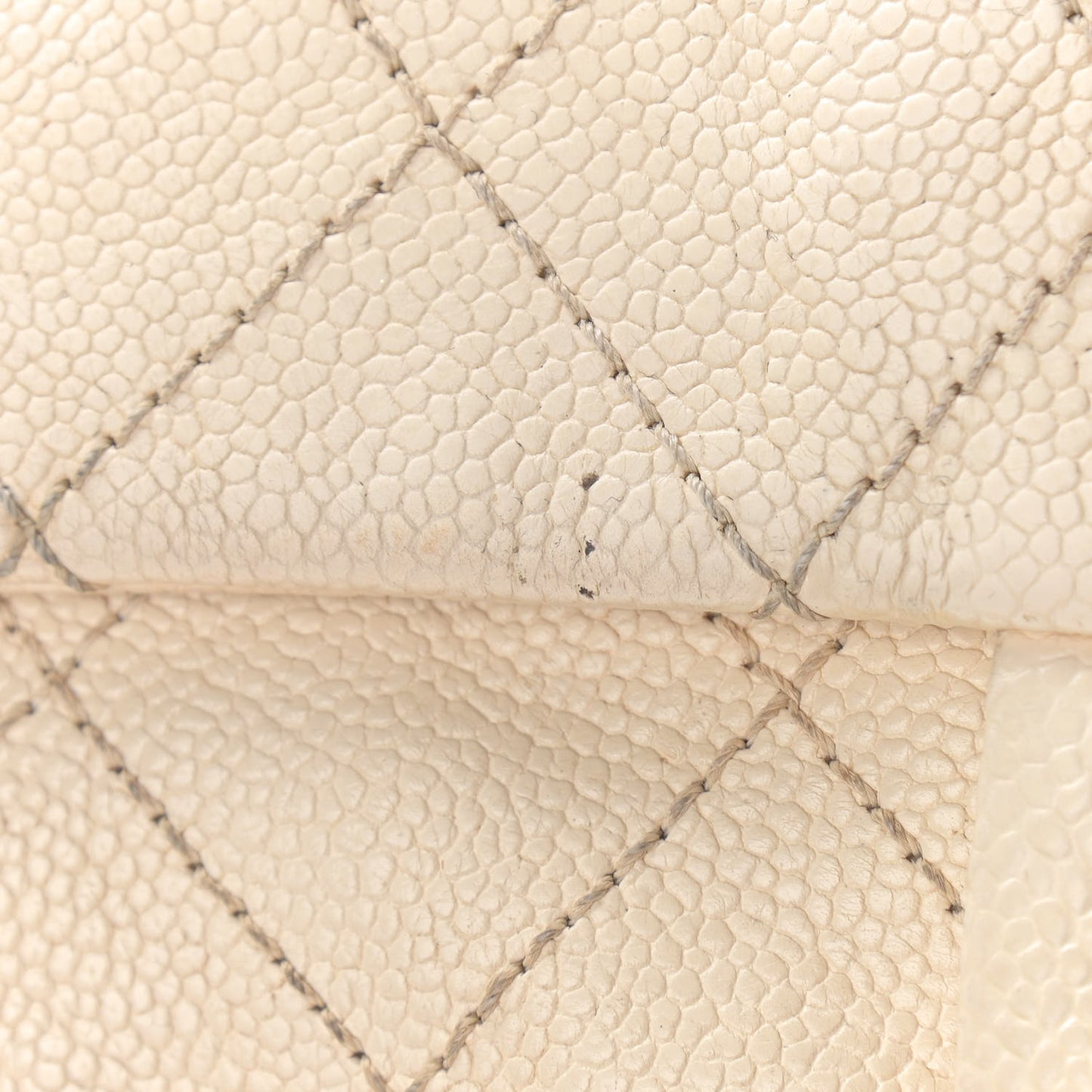 Caviar Quilted Medium Simply CC Flap White