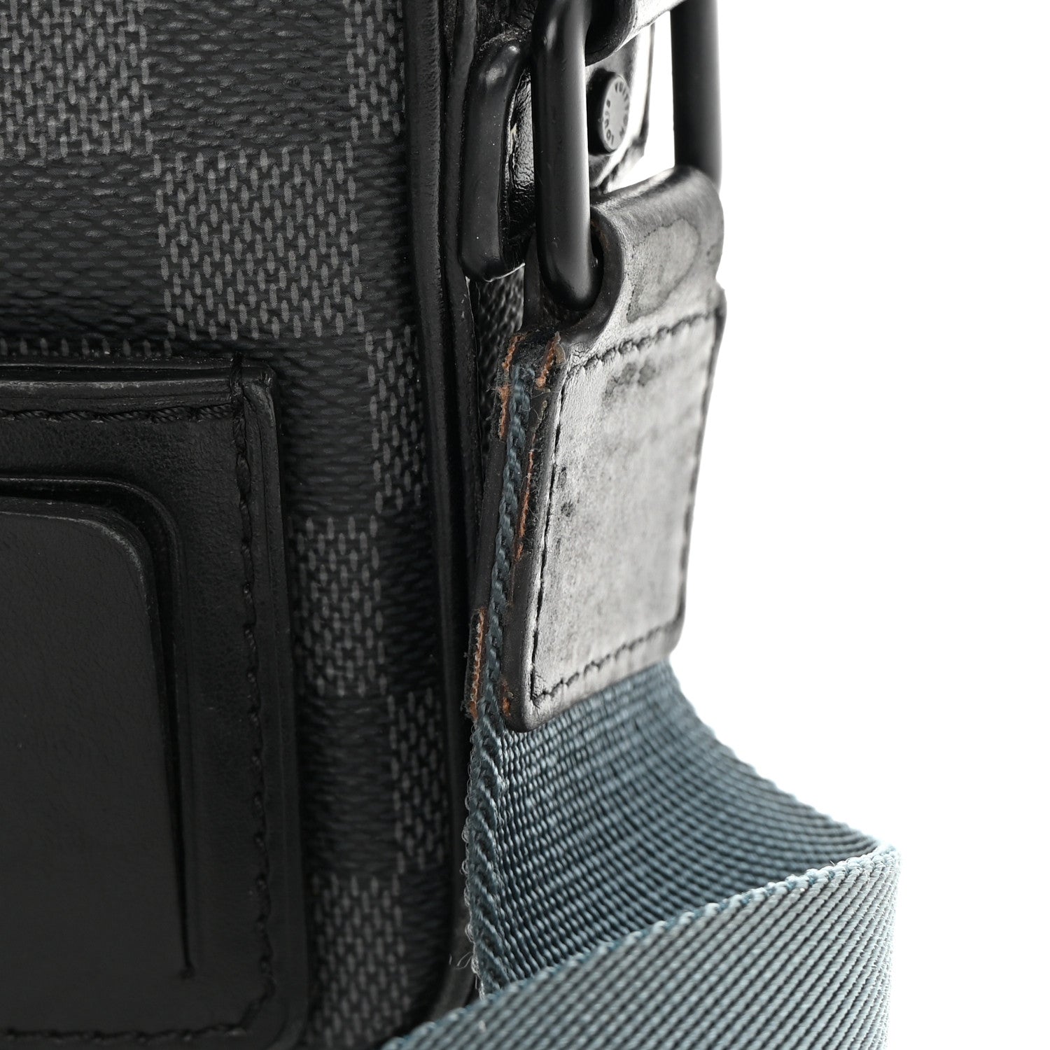 Louis Vuitton Damier Graphite Alpha Messenger Bag 18 of 25