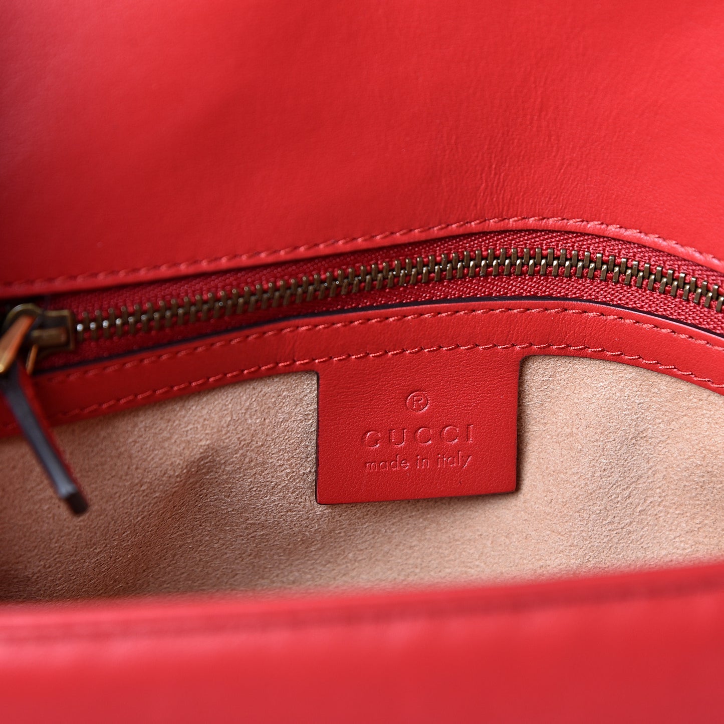 Calfskin Matelasse Small GG Marmont Shoulder Bag Hibiscus Red