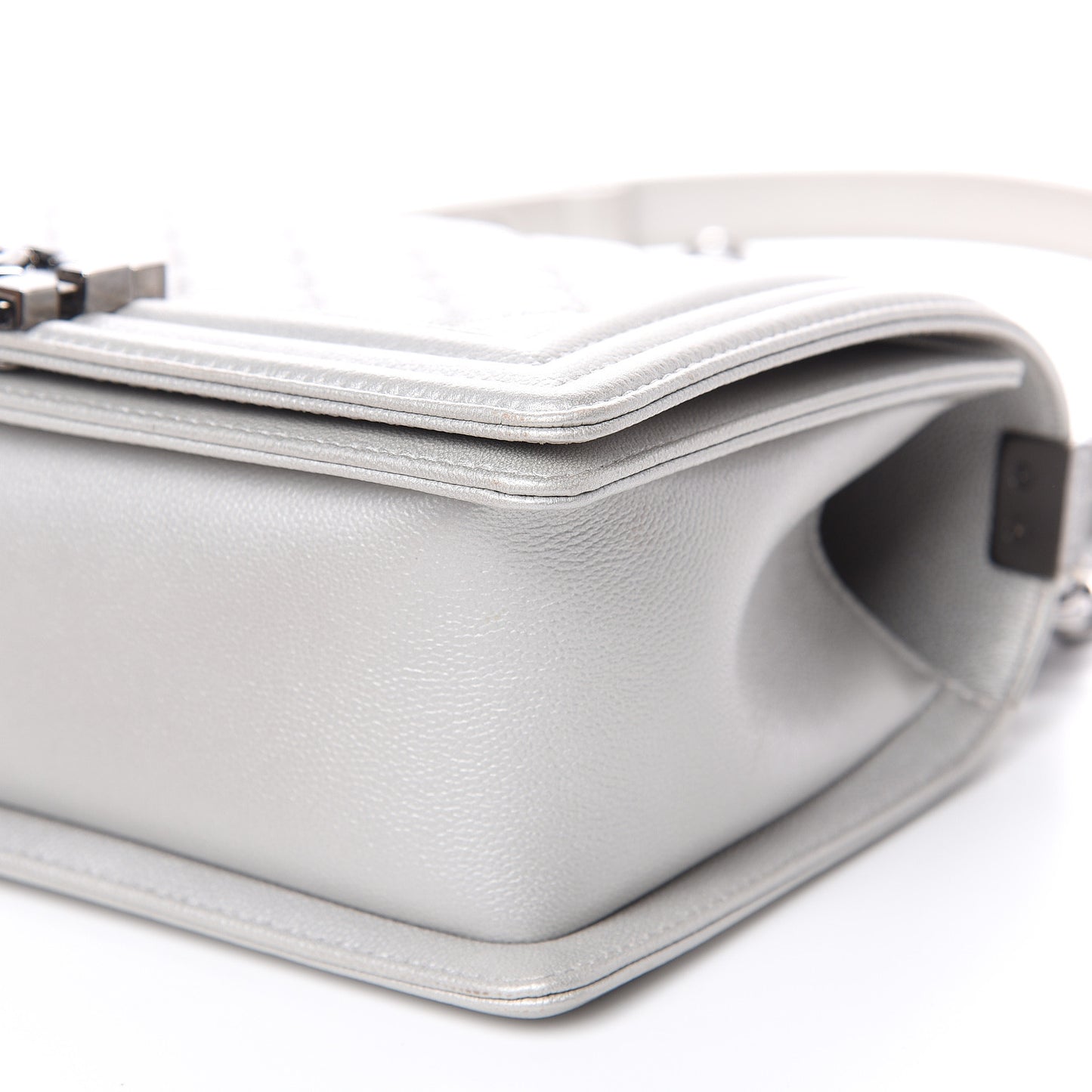 Metallic Caviar Quilted Medium Boy Flap Silver