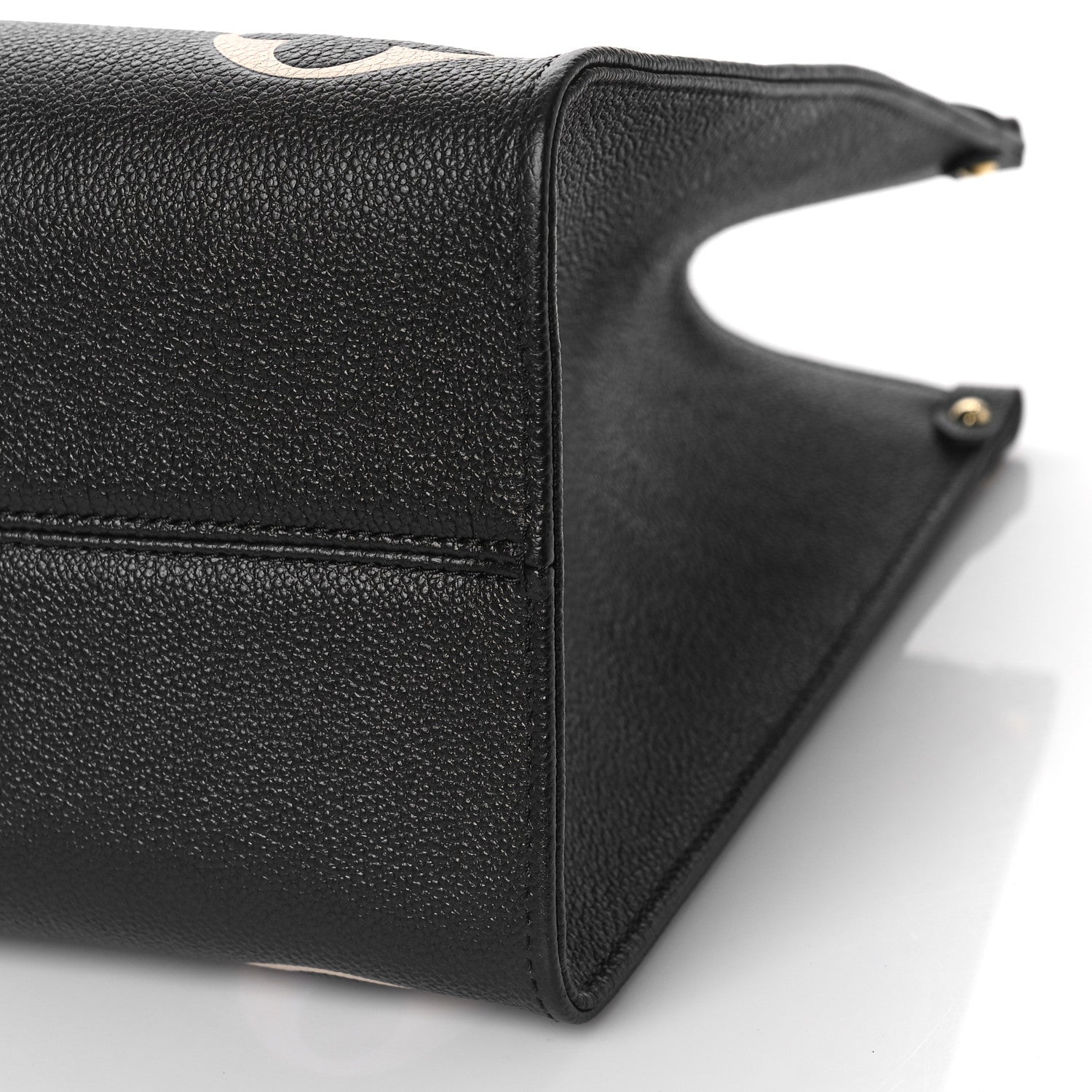 Louis Vuitton Empreinte Monogram Giant Onthego MM Black Beige 8 of 9