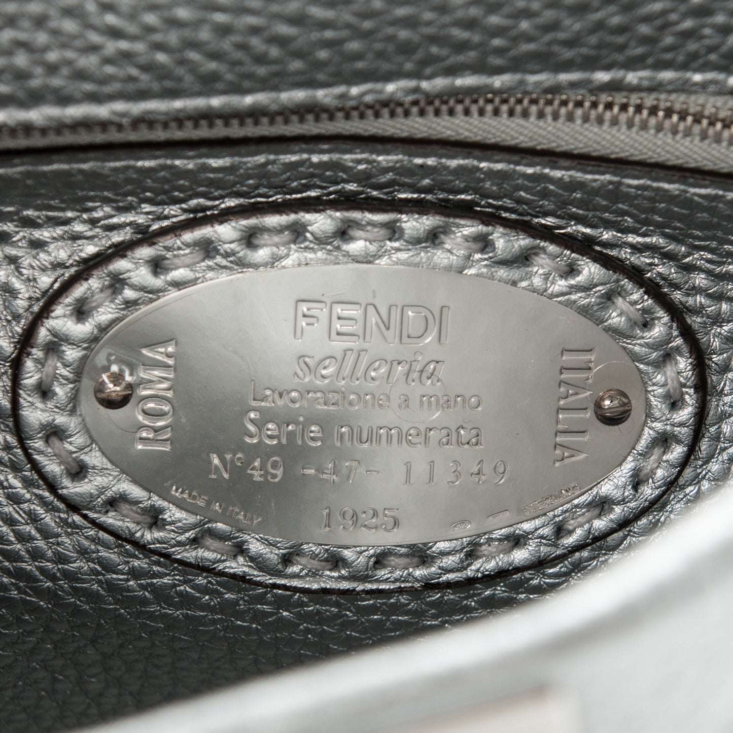 Cuoio Romano Lux Selleria Mini Peekaboo Iconic Satchel Argento