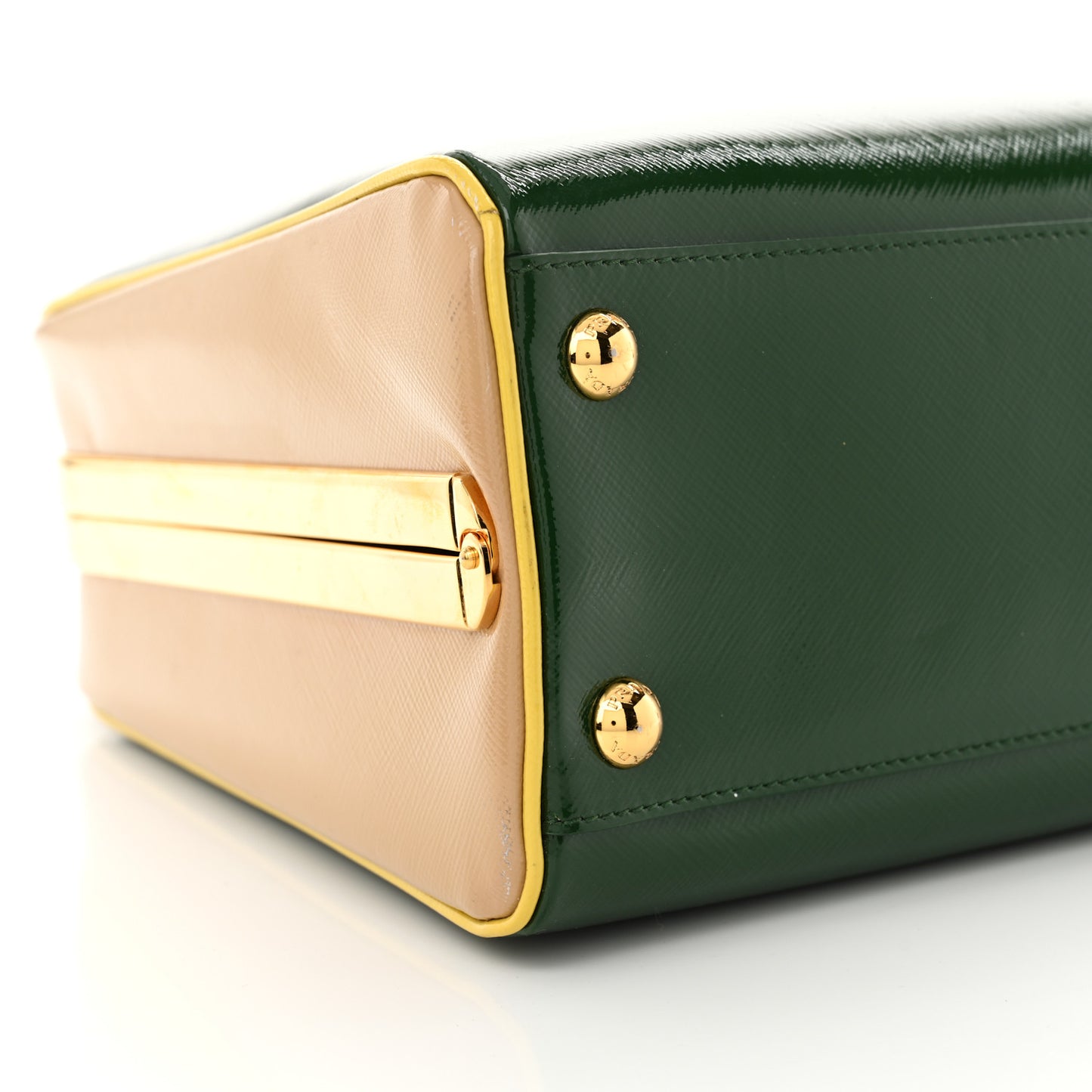 Saffiano Vernice Pyramid Bag Larice Sabbia