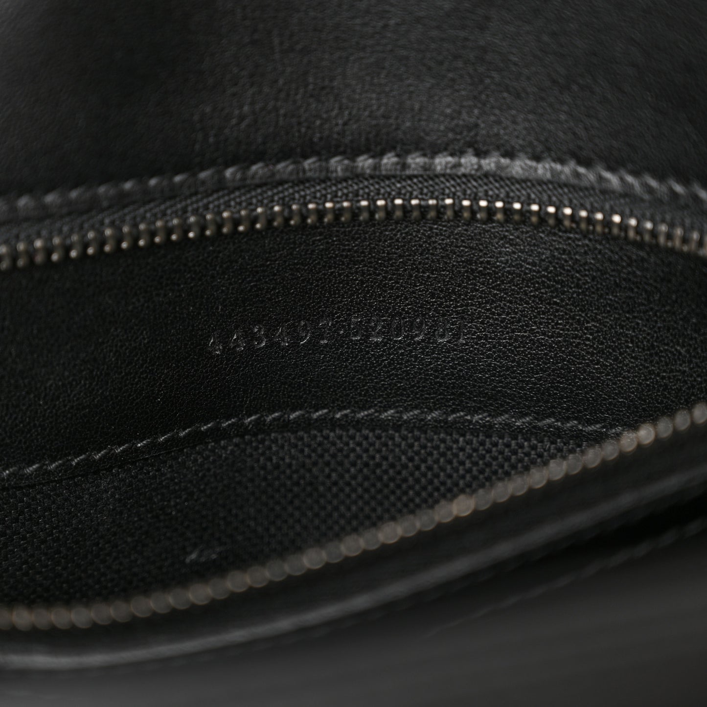 Calfskin Matelasse Monochrome Small GG Marmont Shoulder Bag Black