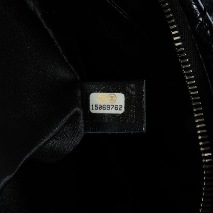 Chanel Glazed Calfskin On The Road Hobo Black 7 of 8