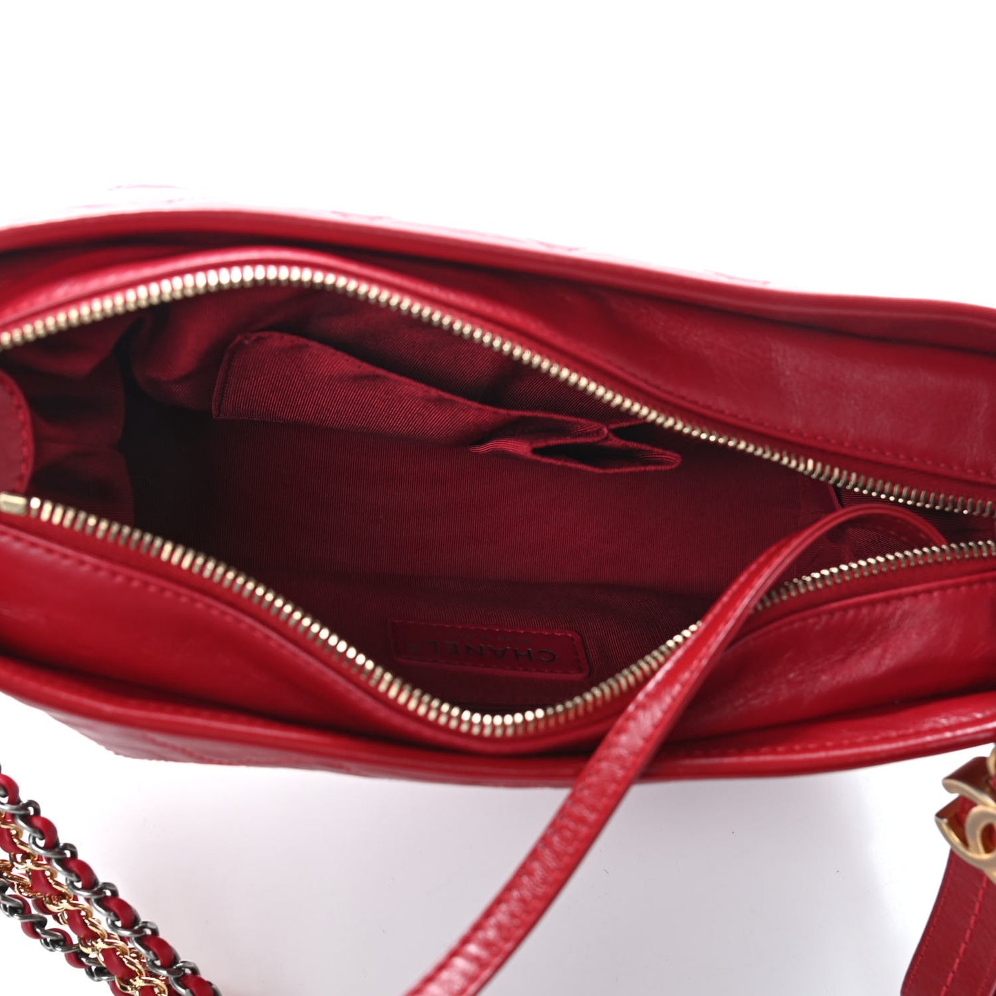 Aged Calfskin Quilted Medium Gabrielle Hobo Red