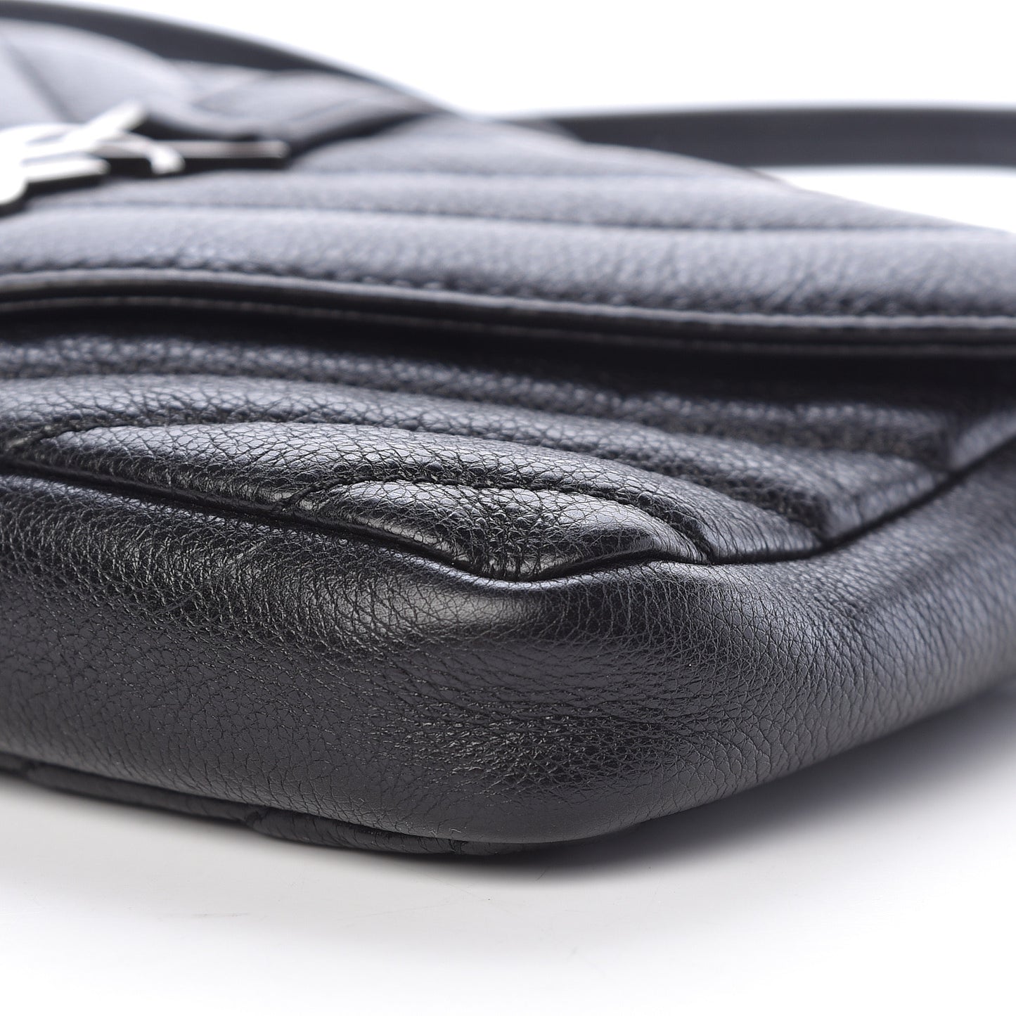 Sheepskin Matelasse Chevron Monogram College Chain Wallet Black