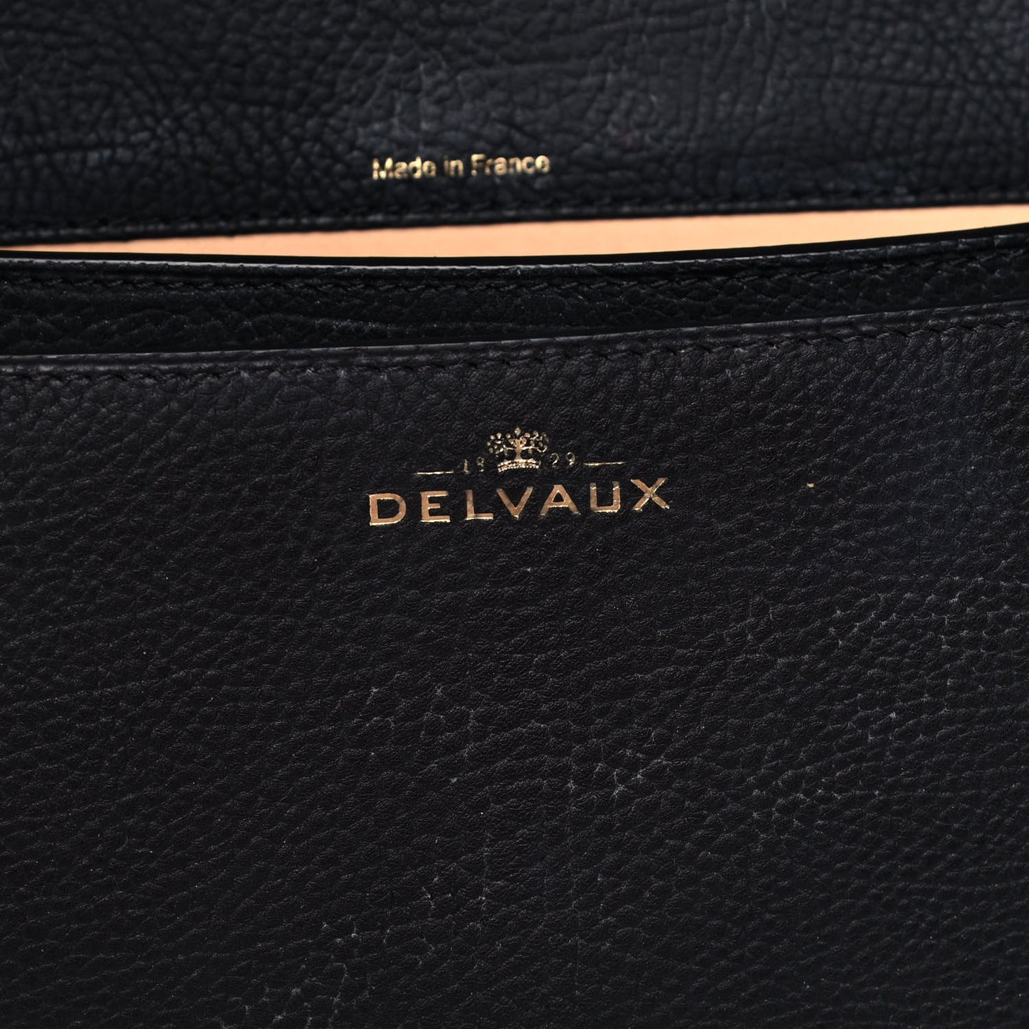 Crispy Calfskin Le Mutin MM Saddle Bag Black