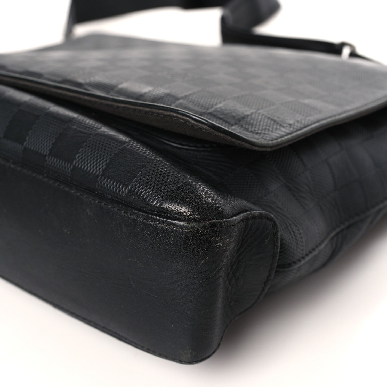 Louis Vuitton Damier Infini District MM Onyx 8 of 10